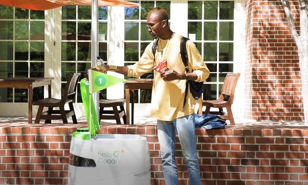 Se pueden recoger los pedidos en los robots fijos o te lo pueden llevar hasta tu ubicación (Foto: PepsiCo)