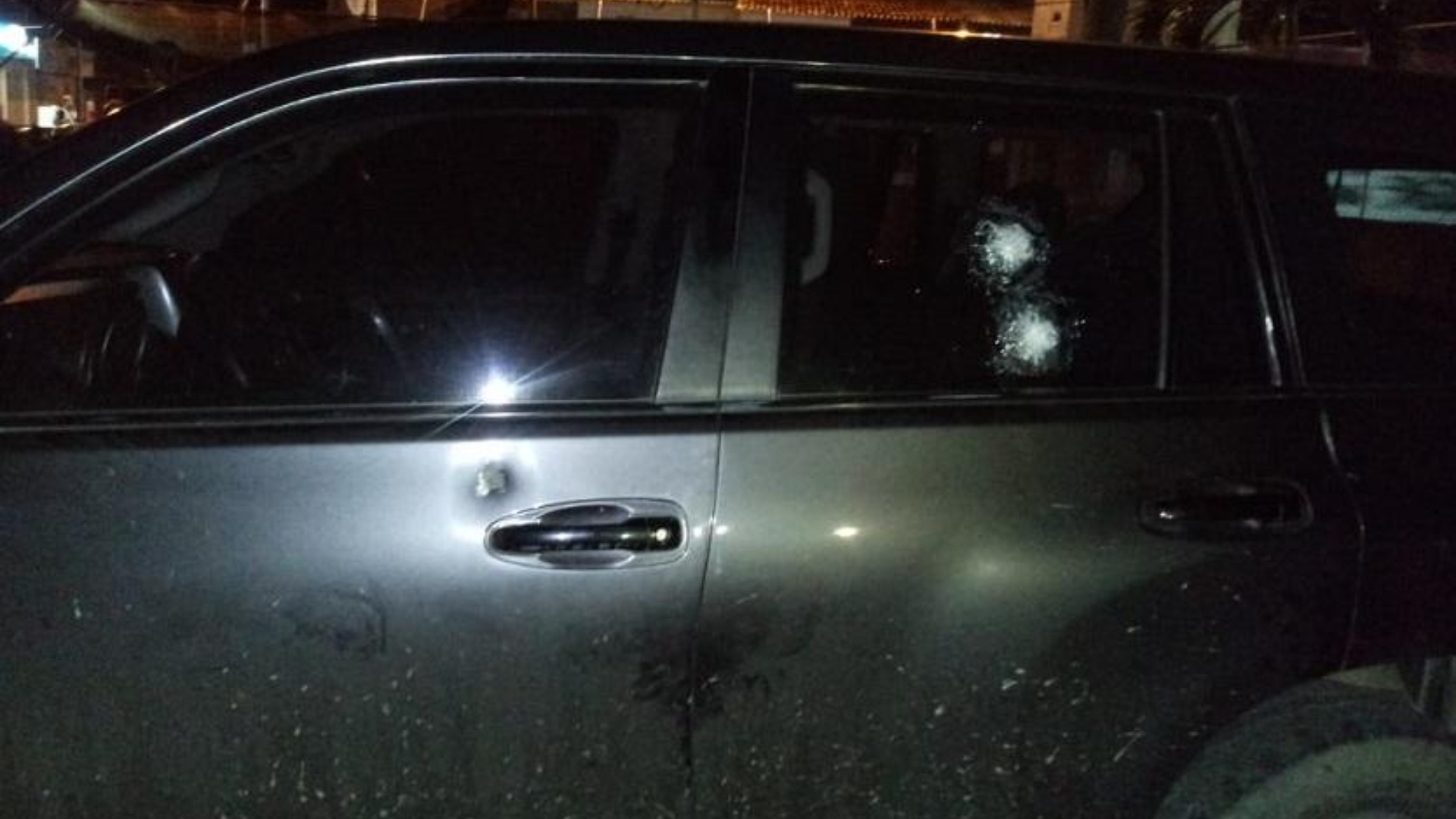 Así quedó el auto de la líder luego de sufrir el ataque.