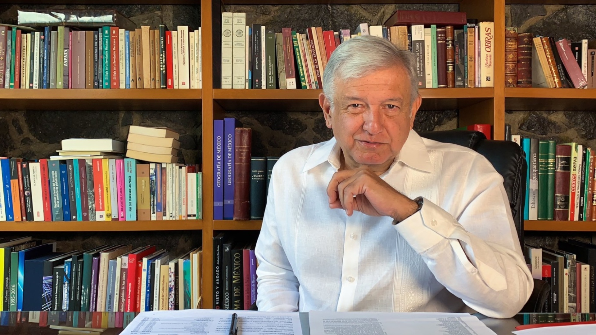 El mandatario anunció que se continuará el desabasto de forma transitoria (Foto: @lopezobrador_)