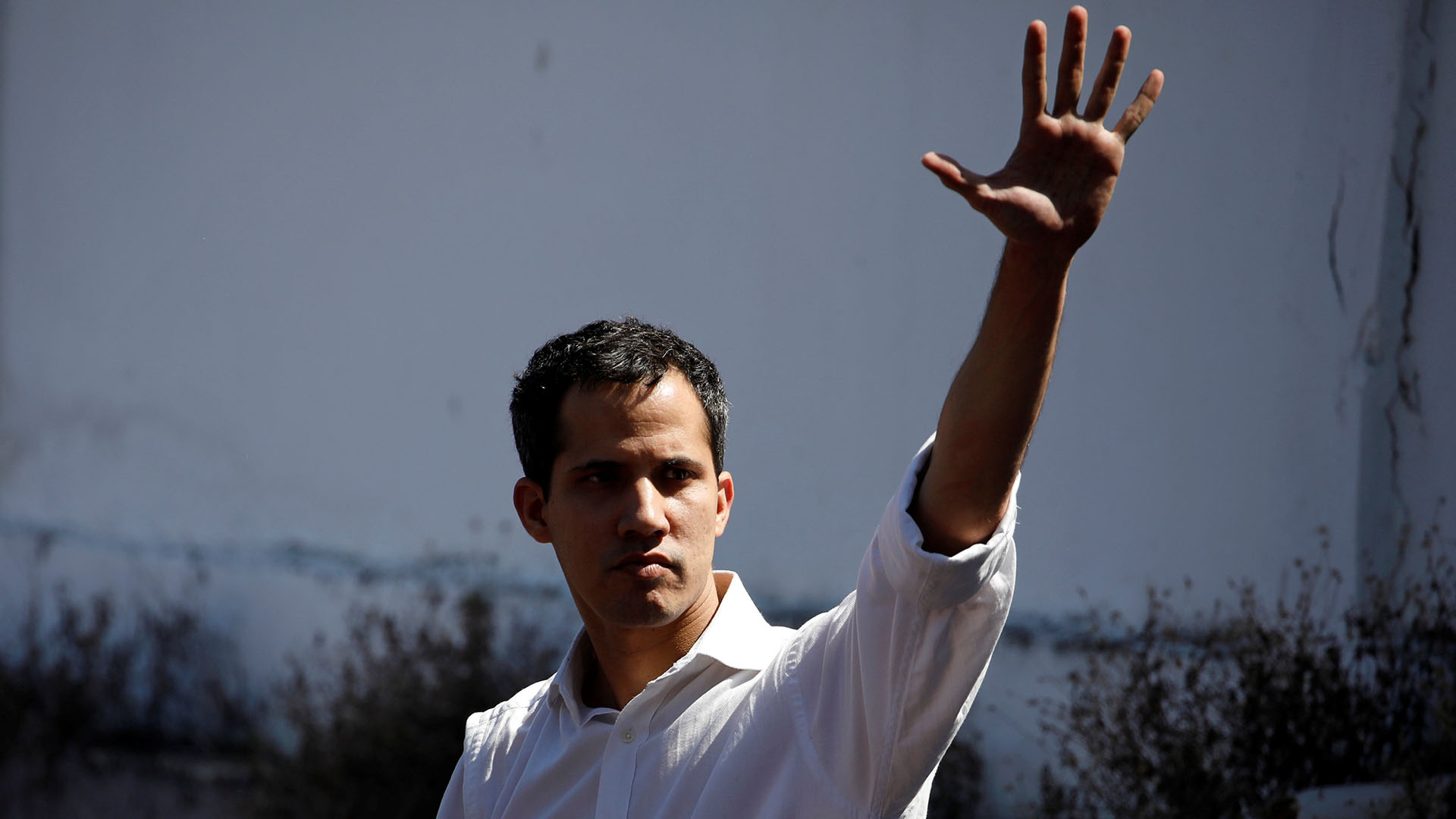 Juan Guaidó durante un mitón en La Guaira, Venezuela (REUTERS/Carlos Garcia Rawlins)