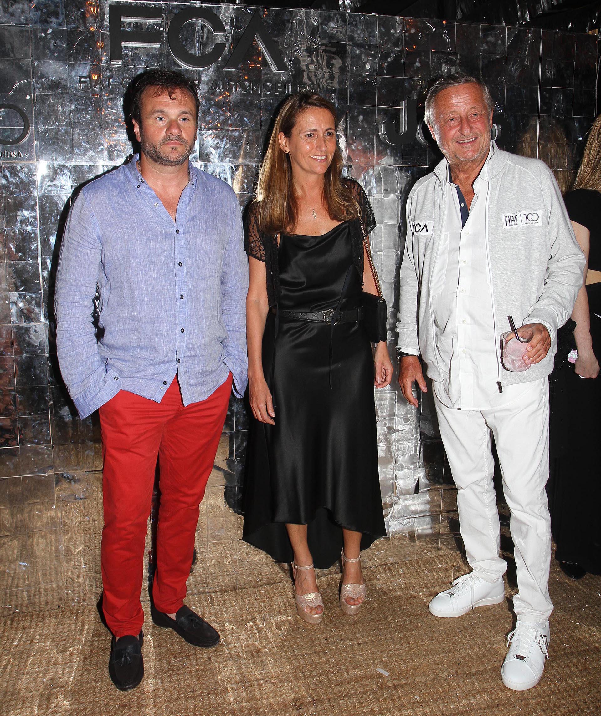 Juan Pablo Maglier, director de Relaciones Institucionales de La Rural, y su mujer Magdalena junto a Cristiano Rattazzi