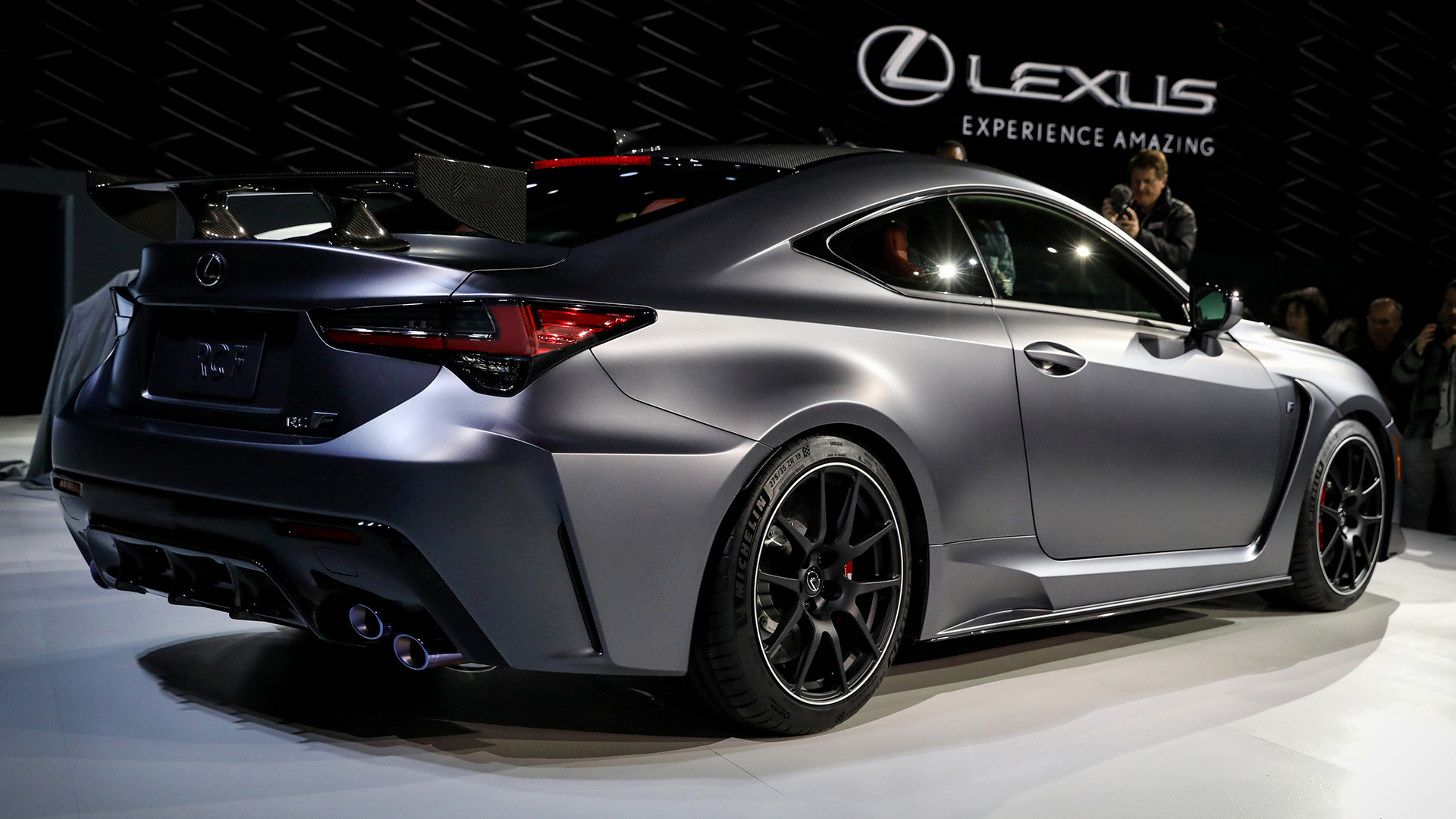 El Lexus 2020 RC F Track Edition se presenta durante un evento en el North American International Auto Show en Detroit, Michigan. (Reuters)