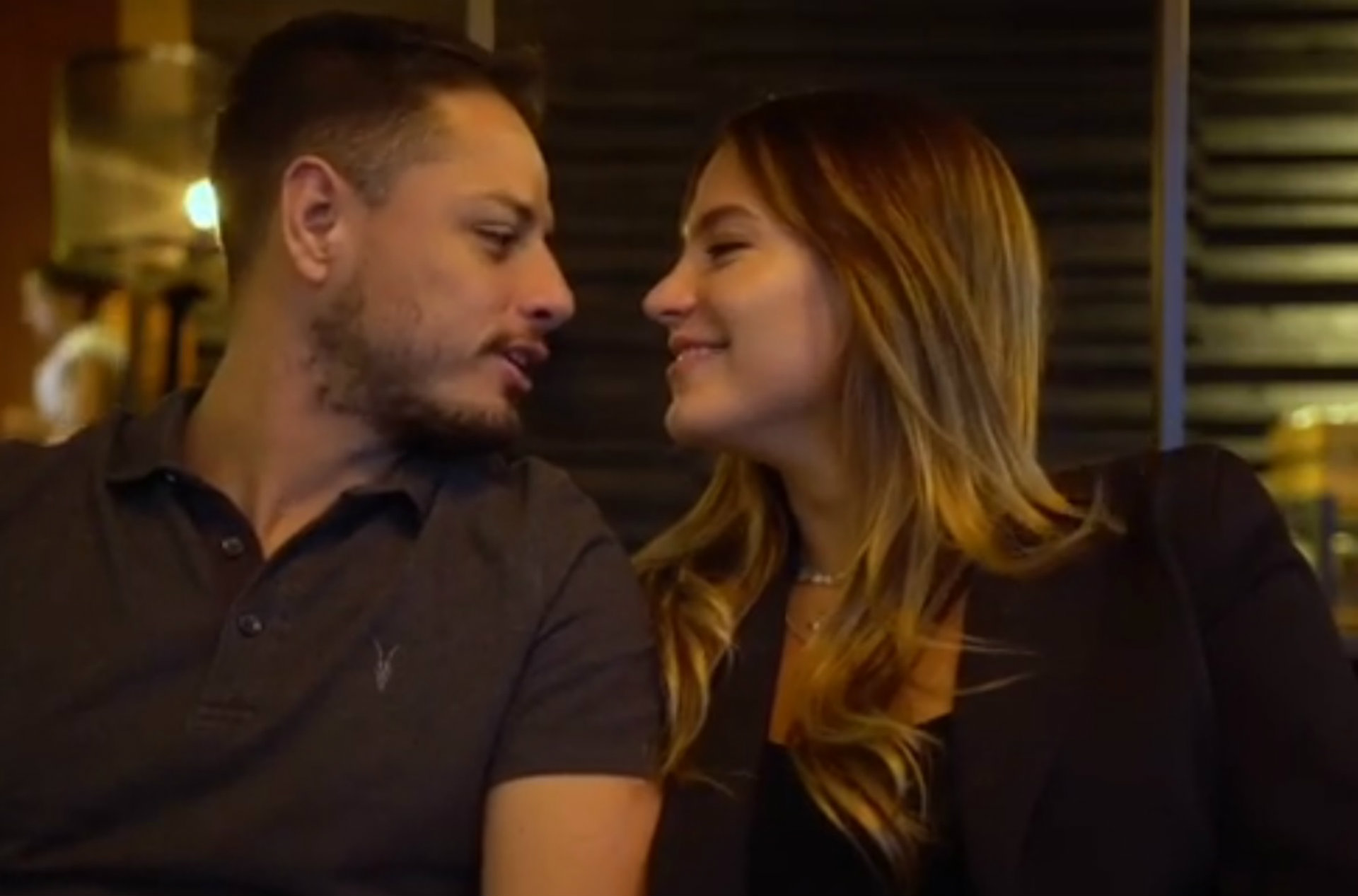 “Chicharito” y Sarah Kohan anunciaron que serán papás