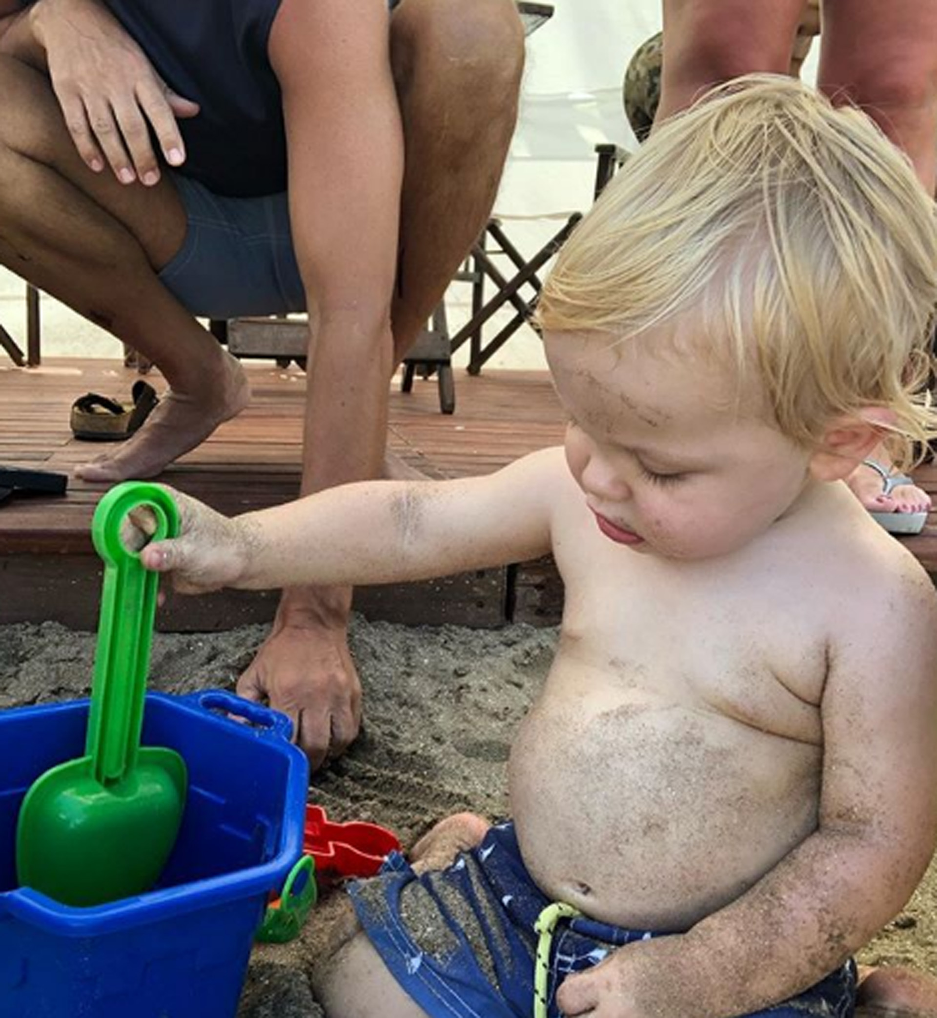 Mirko, muy concentrado en la arena de Pinamar