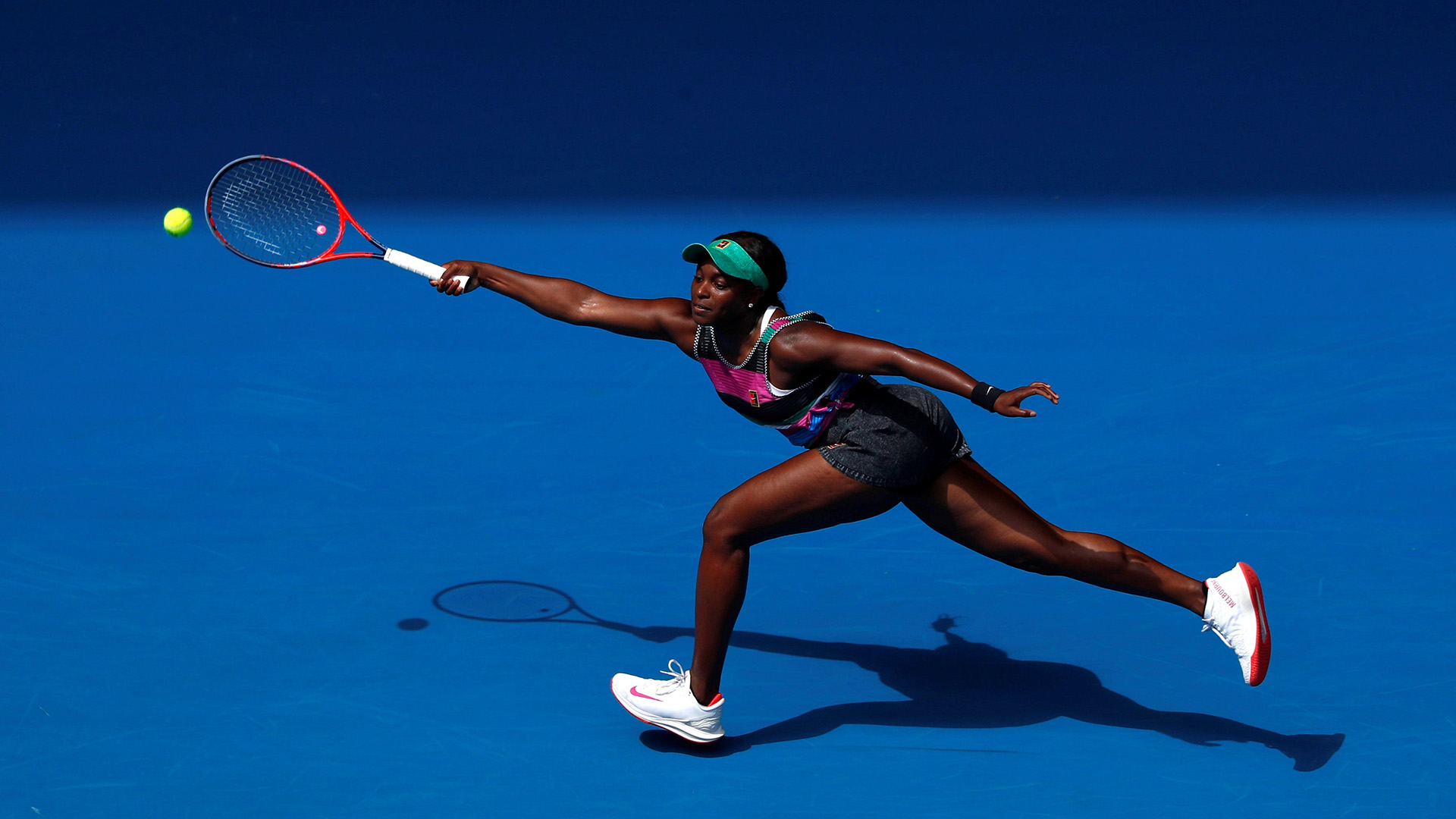 En el cuadro femenino, las principales favoritas cumplieron, con la única excepción de la holandesa Kiki Bertens, número 9 del mundo, que perdió por 3-6, 6-3 y 6-3 ante la rusa Anastasia Pavlyuchenkova (44ª)