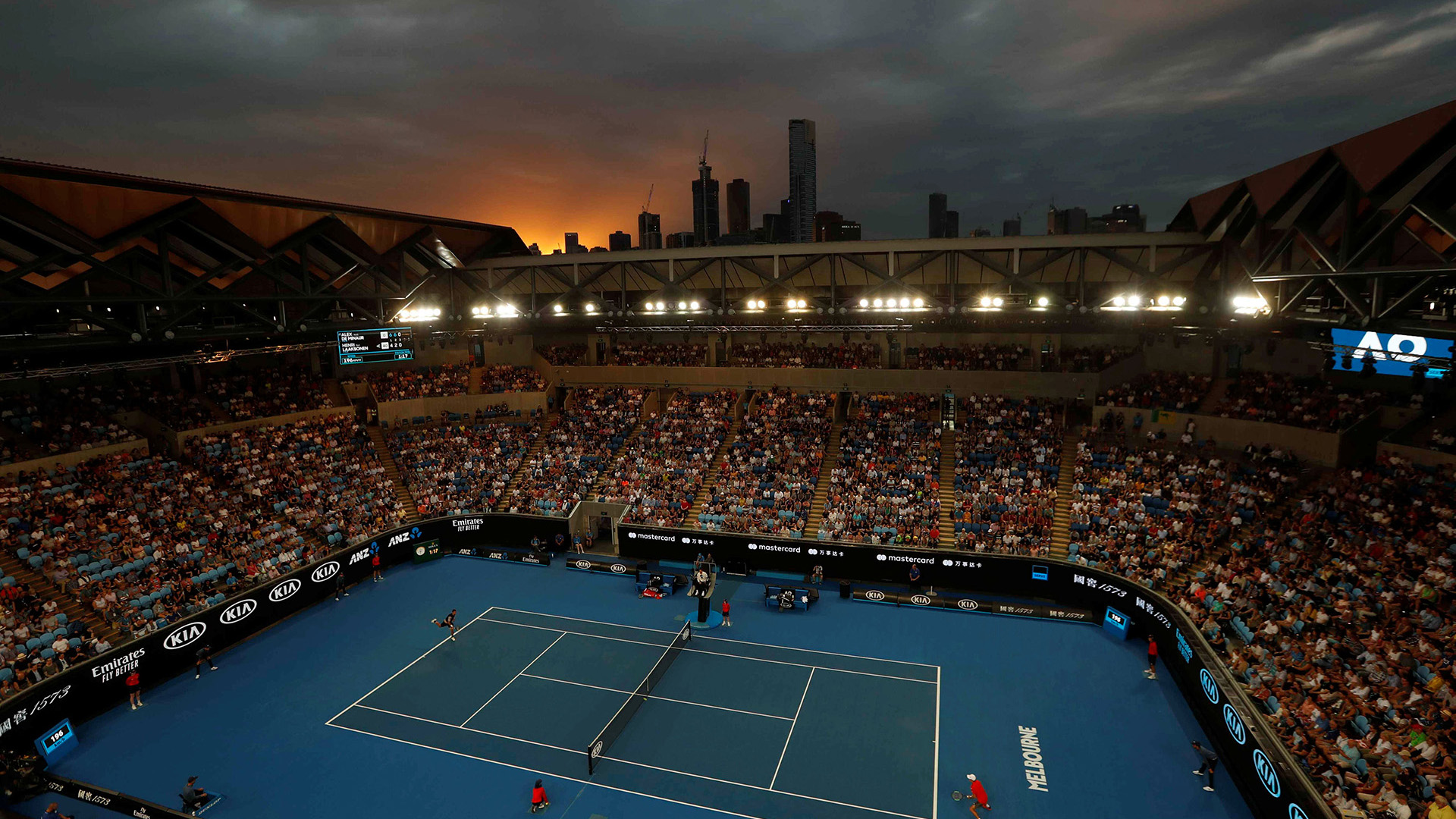 Los números 2 del mundo, Rafa Nadal y Angelique Kerber, y los número 3, Roger Federer y Caroline Wozniacki, cumplieron este miércoles y se clasificaron para la tercera ronda en el Abierto de Australia, primer grande de la temporada