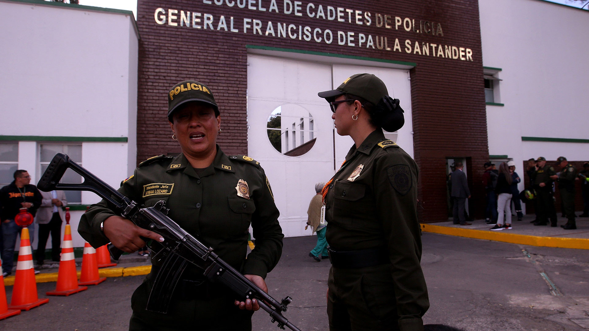 Vecinos del sector, de los barrios Centro Mayor y Fátima, reportaron la fuerte explosión hacia las 9:30 de la mañana, que dejó ruptura en vidrios y techos de las viviendas cercanas (EFE)