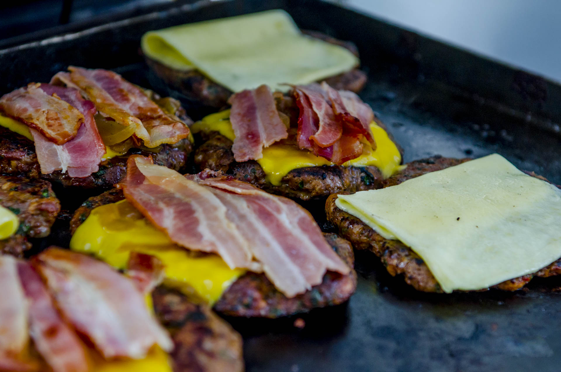 Muchos de los food trucks harán sus hamburguesas a la parrilla, otros optan por la plancha