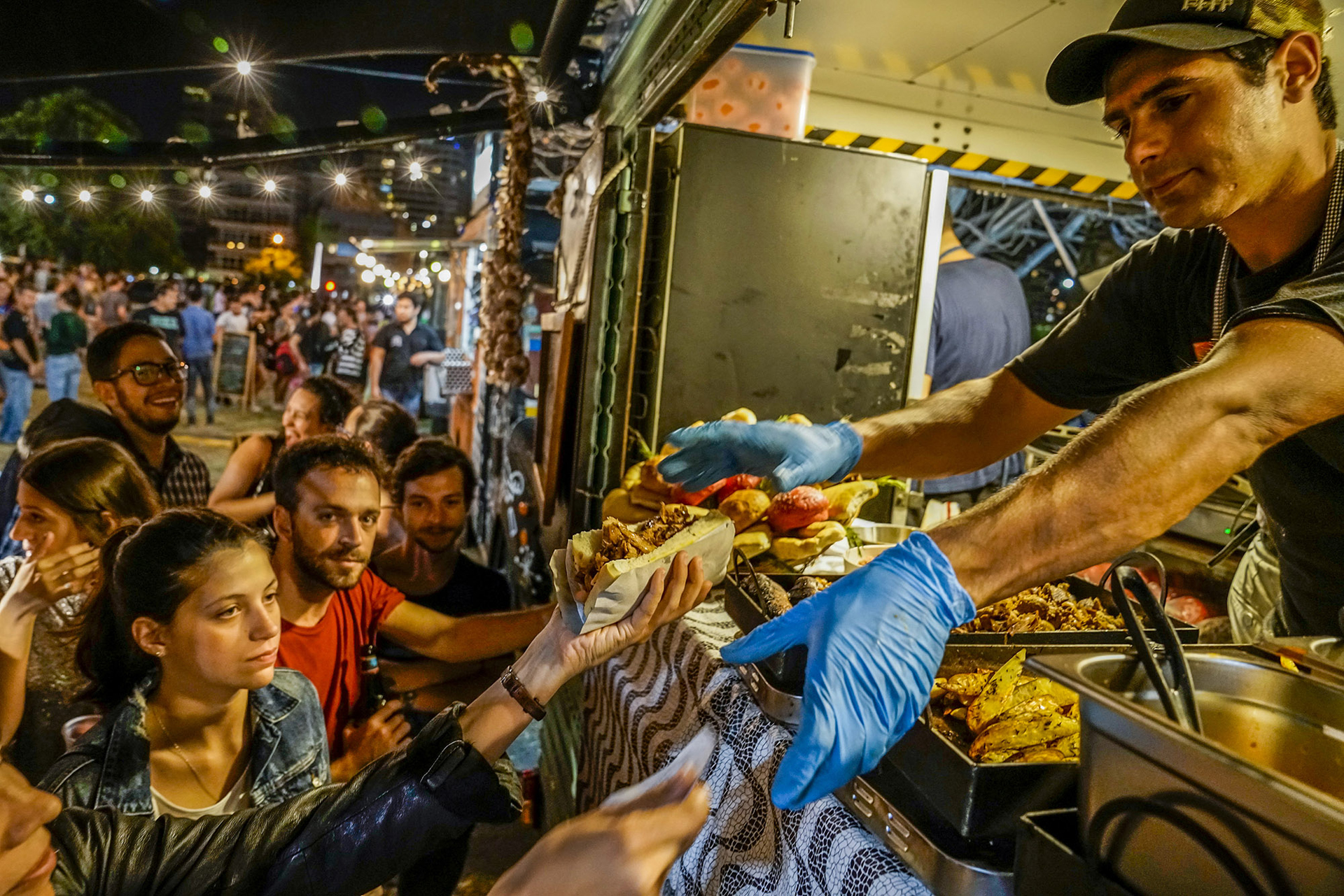 Las ediciones pasadas más de 13.000 personas pasaron a probar diferentes hamburguesas y propuestas gastronómicas