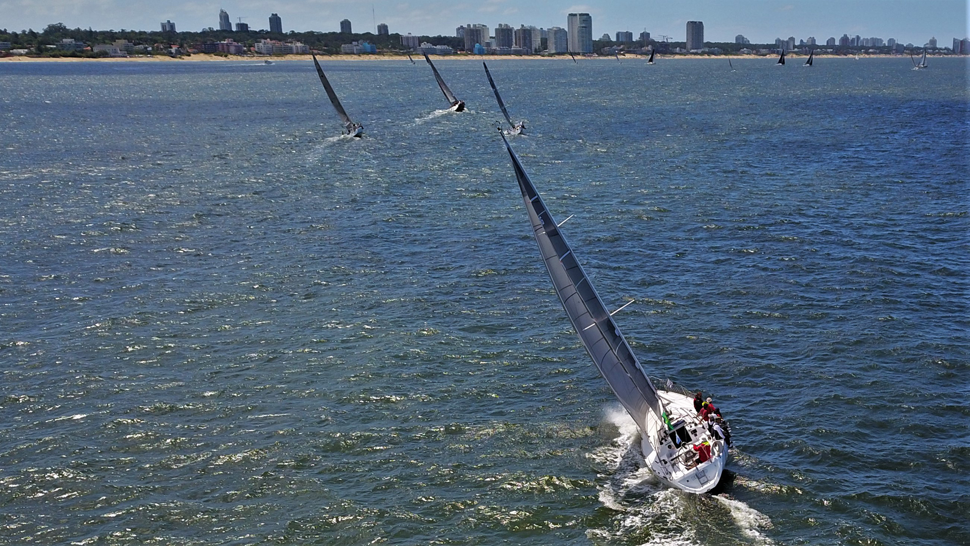 El Circuito Rolex Atlántico Sur es organizado conjuntamente por Yacht Club Argentino y Yacht Club Punta del Este desde hace varios años