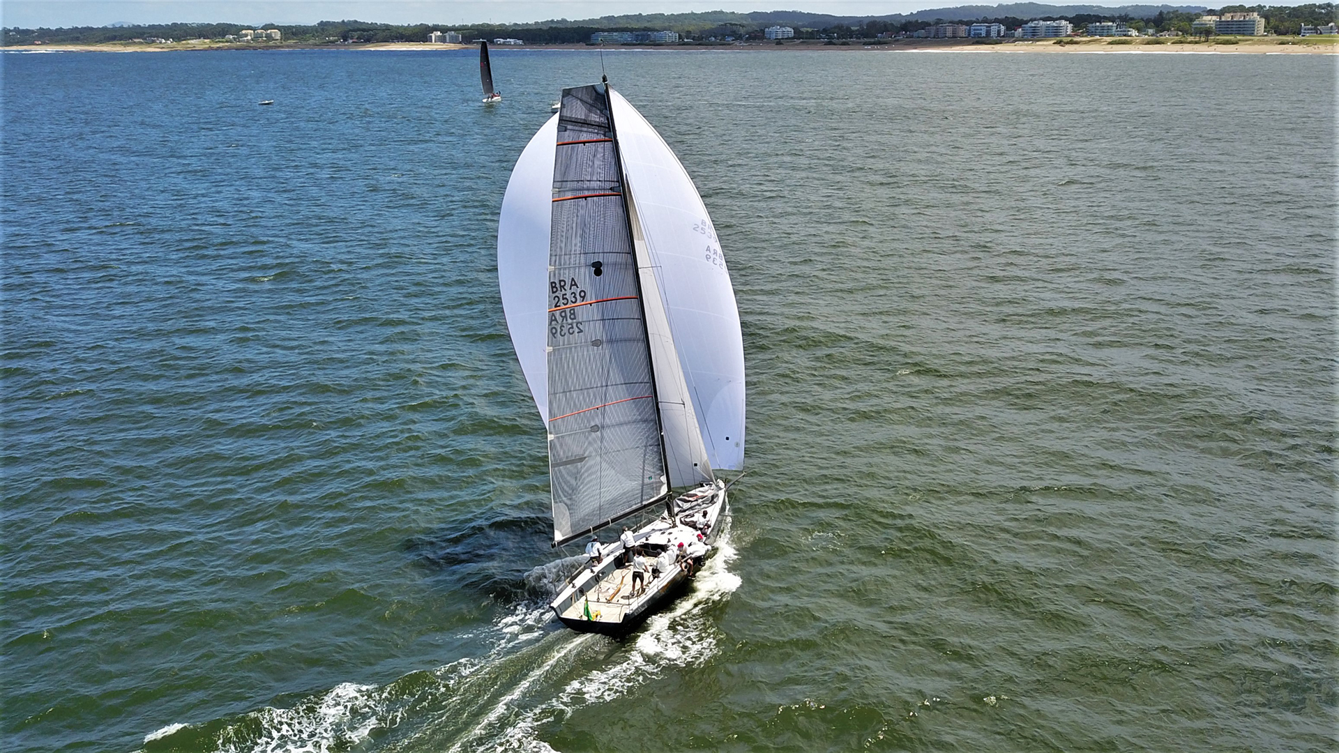 Se trató de una regata de aproximadamente 35 horas en donde el Río de la Plata tenía preparada varias sorpresa para los competidores