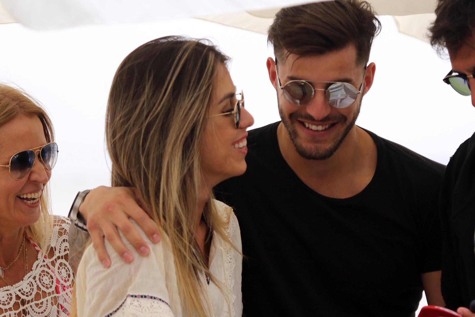Aunque se los vio muy cerca el uno del otro, Lhoan aseguró a Teleshow que se trata de una “amiga”