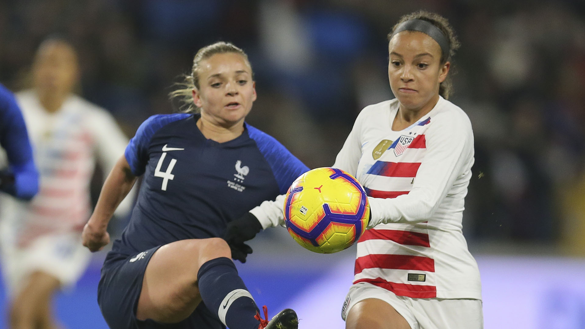 Mallory Pugh marcó el descuento de Estados Unidos ya en tiempo cumplido (AP)