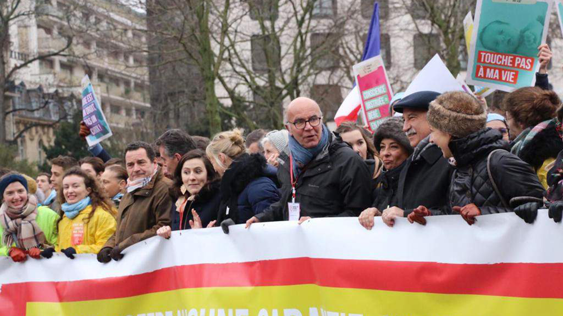 Senador Mario Fiad en marcha contra el aborto (2)