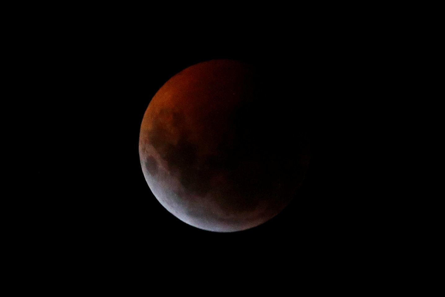 La luna desde Bogotá, Colombia (REUTERS/Luisa Gonzalez)