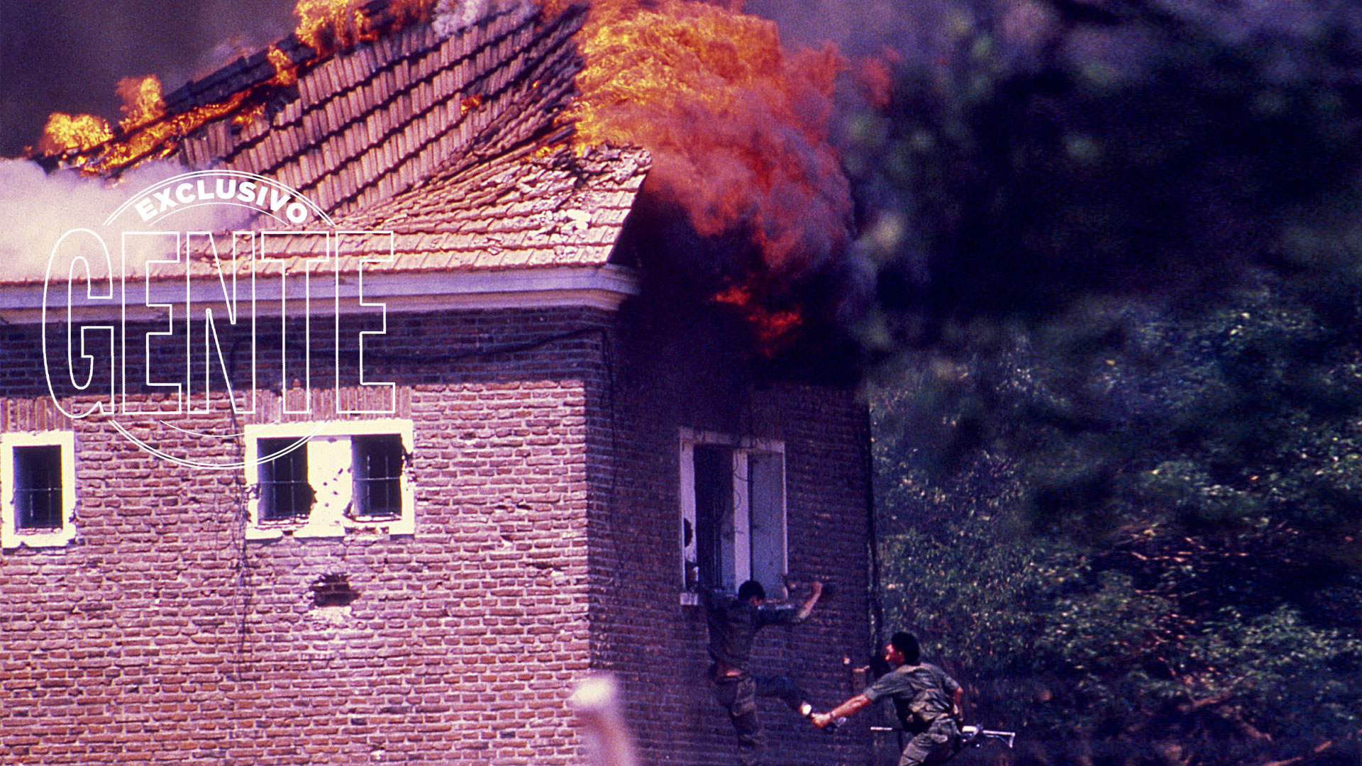 Los edificios del Regimiento tenían techos de madera a dos aguas. Por eso, ante las explosiones, ardieron de inmediato. Había que escapar de cualquier manera del fuego.