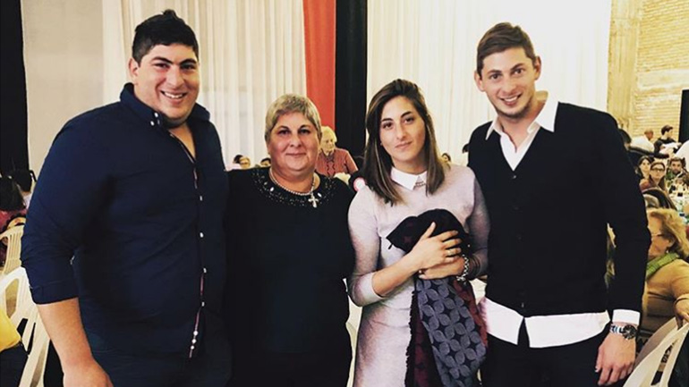 “Estoy perdiendo las esperanzas”, dijo el padre de Sala, e informó que su familia viajará a Europa por la tragedia