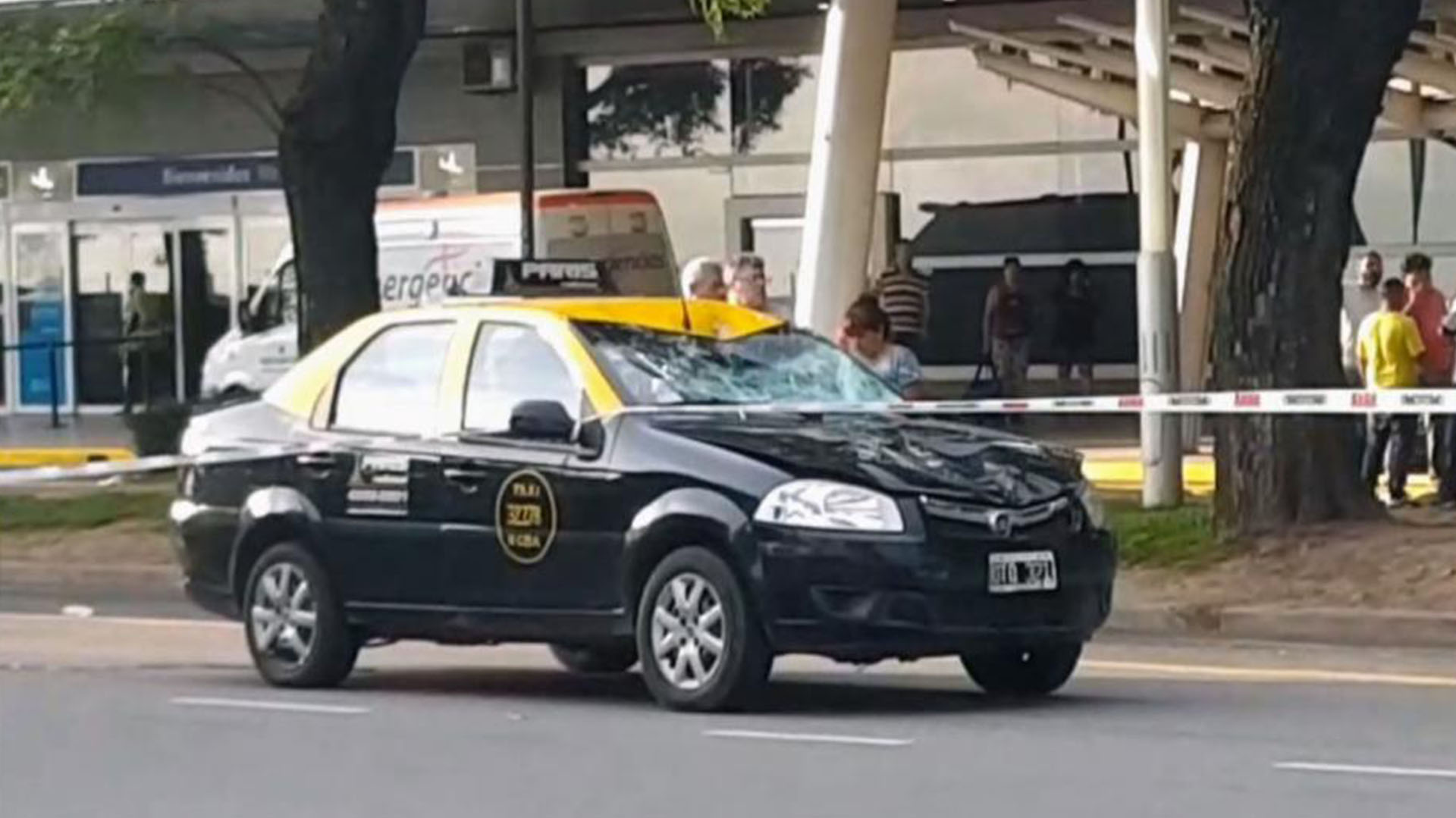 Así quedó el taxi