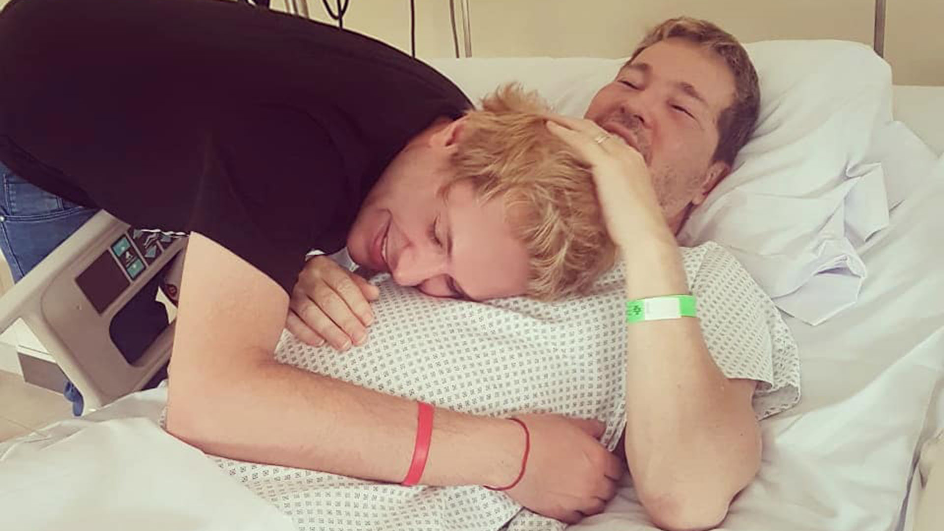 Guido Süller estuvo internado en el Hospital Austral por una inflamación en el rostro y un cuadro de fiebre. Su esposo, Tomasito, estaba en Córdoba y viajó a Buenos Aires para visitarlo