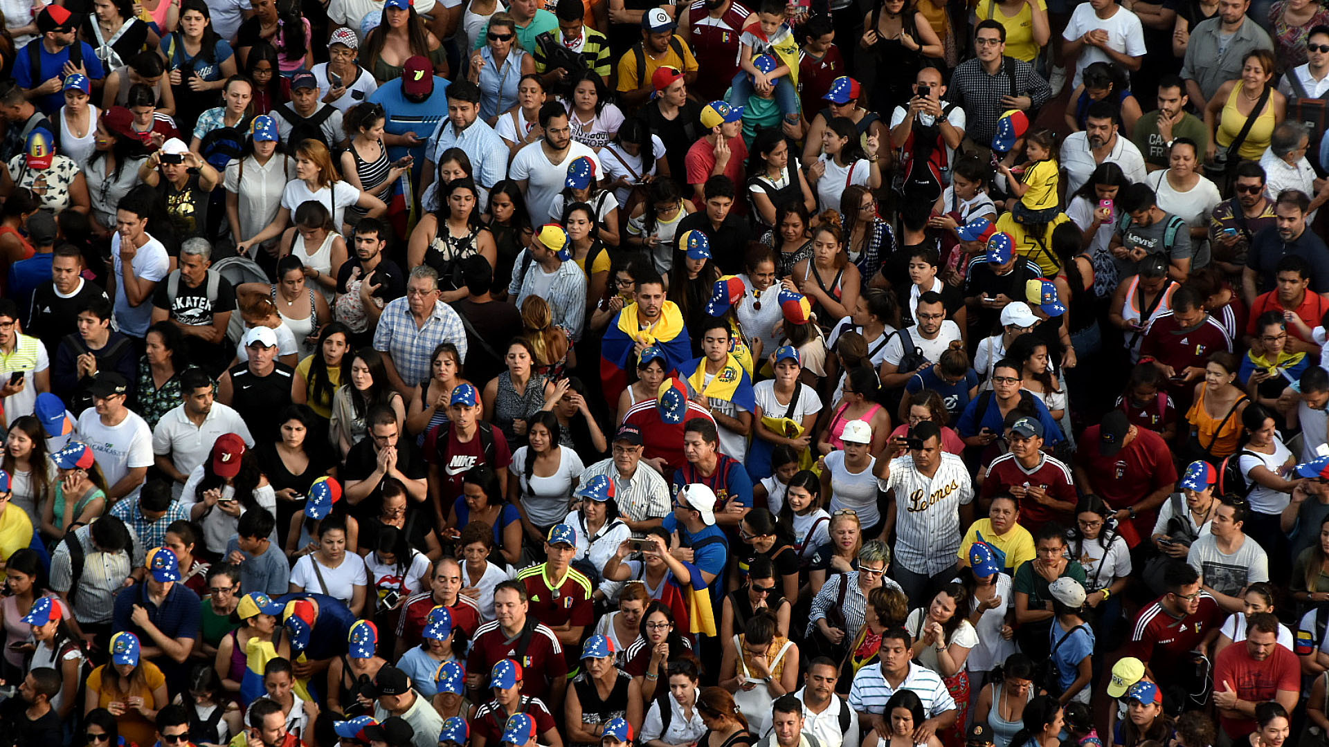 En Buenos Aires también se manifestaron miles de venezolanos y argentinos contra la dictadura de Nicolás Maduro (Nicolas Stulberg)