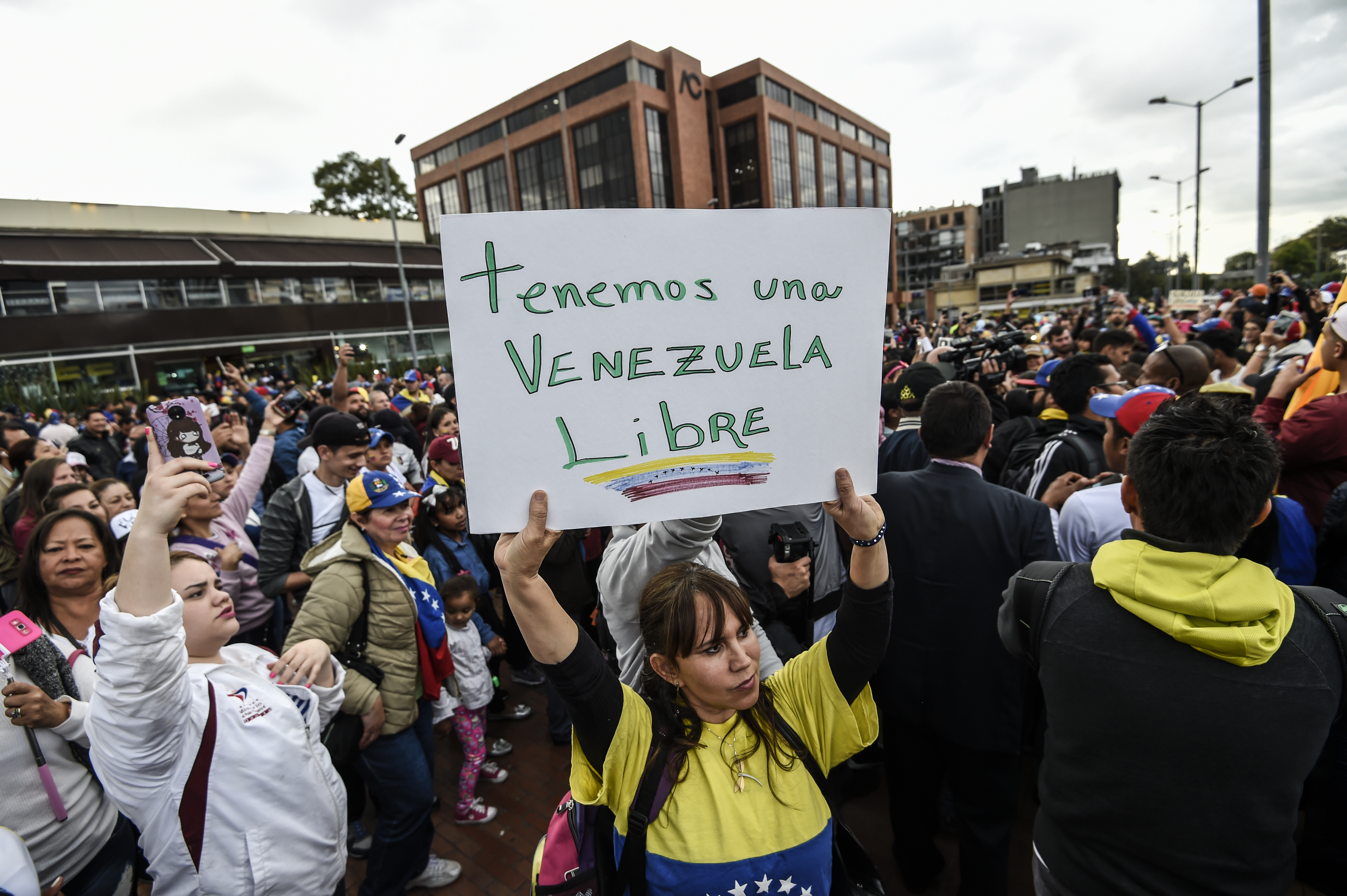 Protestas en Bogotá. (Photo by Juan BARRETO / AFP)