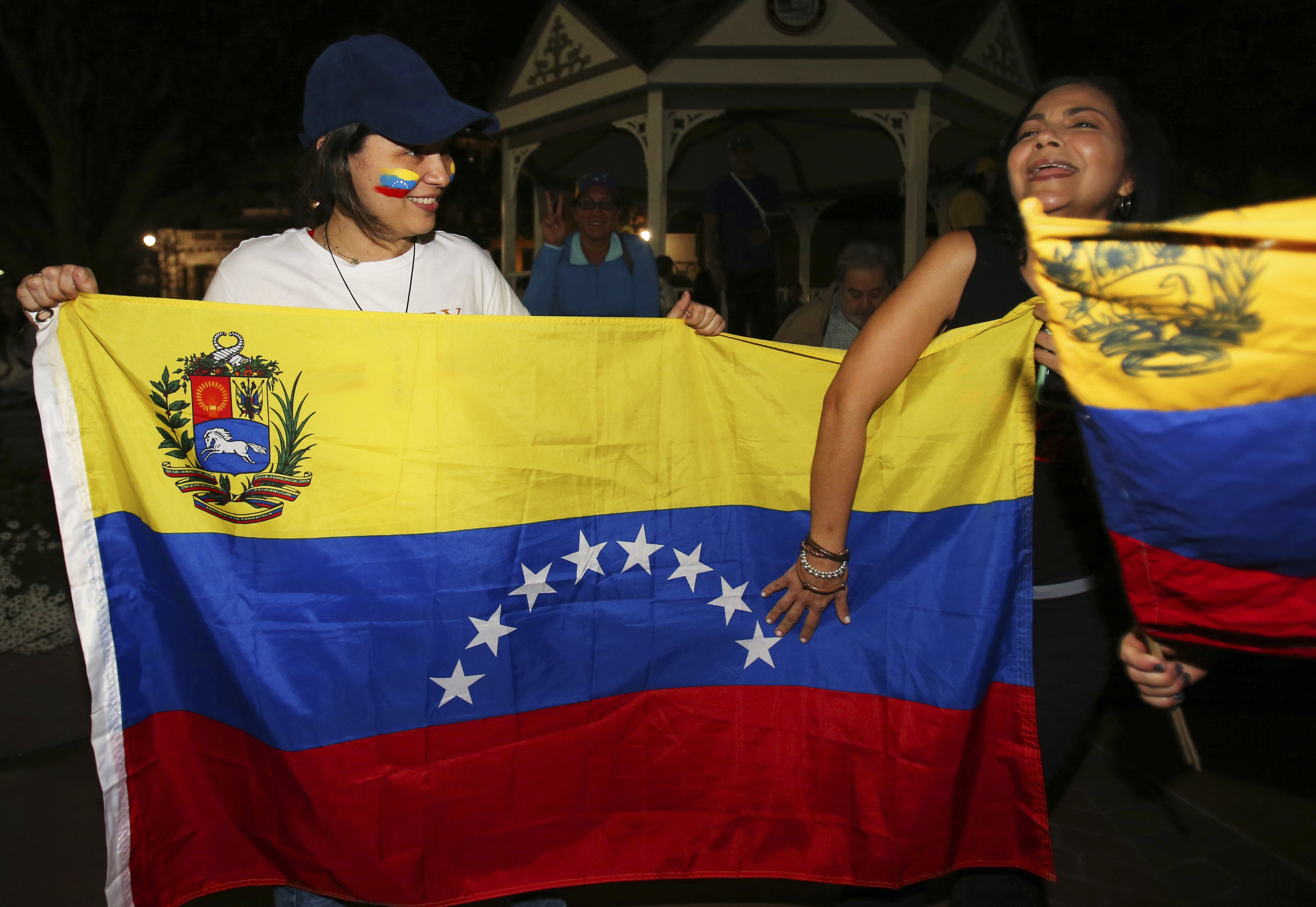 Protestas en Florida, EEUU. (Bruce Ackerman/Star-Banner via AP)