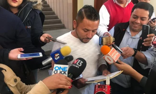 Desde que presentó la propuesta para prohibir las corridas de toros y las pelas de gallos, Carrizales ha recibido amenazas (Foto: especial)