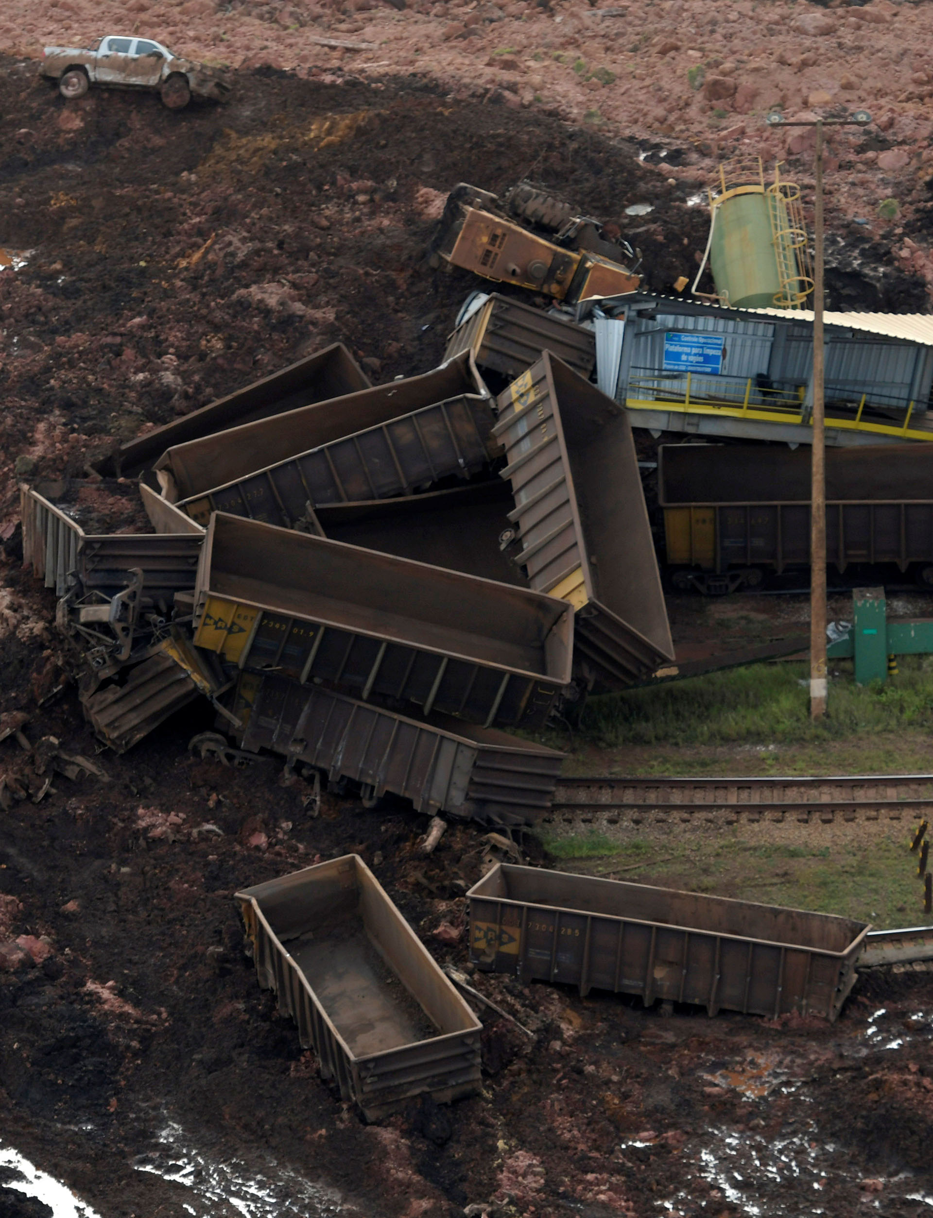 Más imágenes del desastre de la minera Vale en Brasil (REUTERS/Washington Alves)