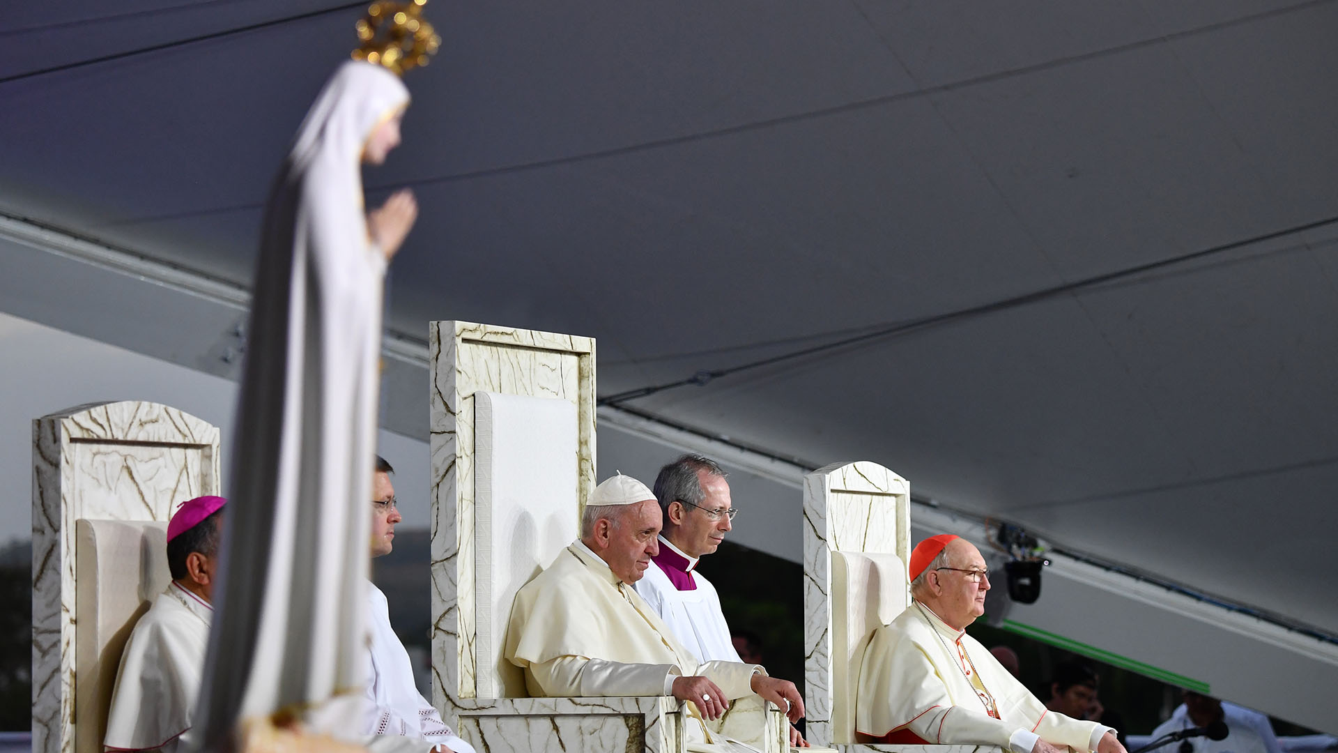 Francisco preside la vigilia en la tercer jornada de la JMJ (AFP)