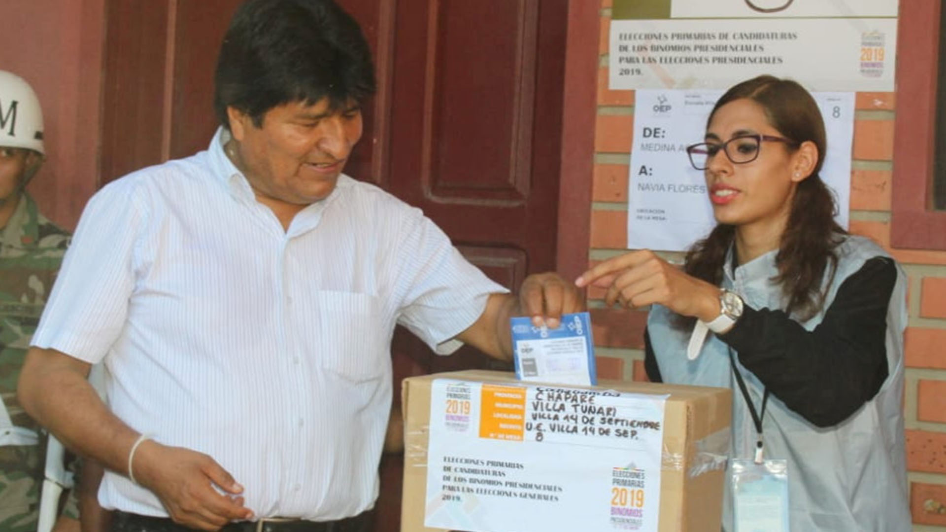 Evo Morales votando en las elecciones primarias (REUTERS)