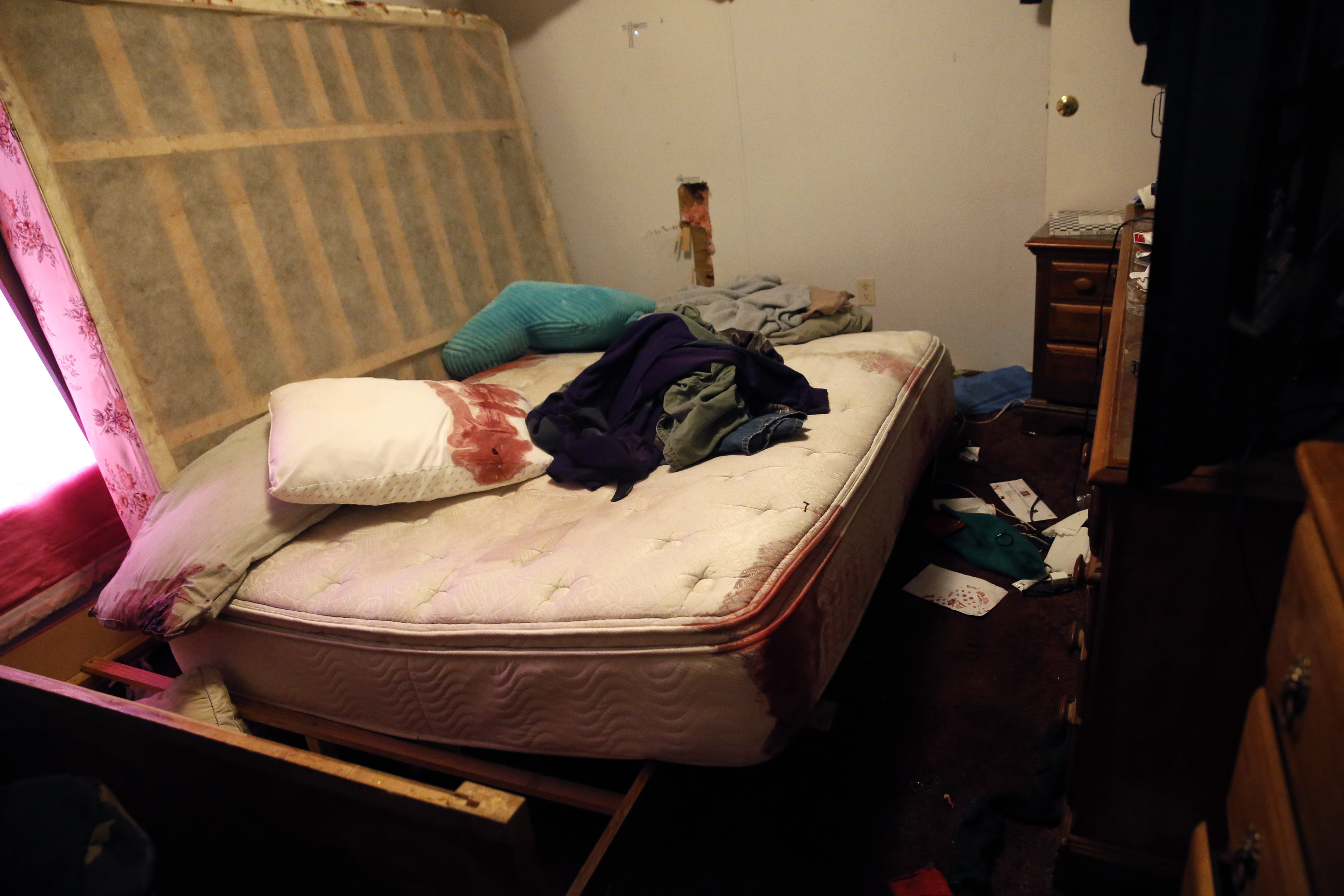 La habitación en la que Keith Theriot y su esposa Elizabeth Theriot por su hijo (AP/Gerald Herbert)