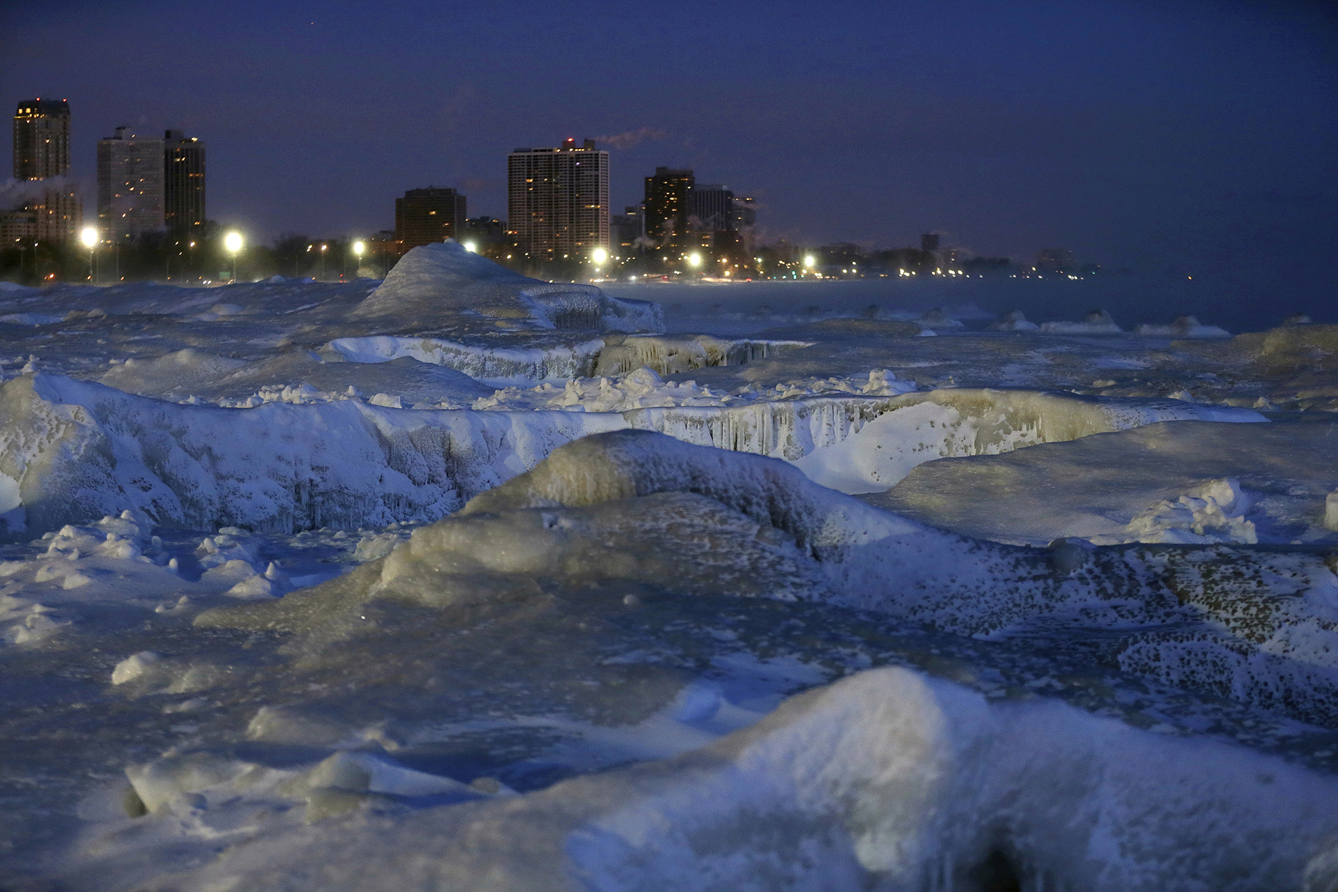 Hielo en el lago Michigan (AP Photo/Kiichiro Sato)
