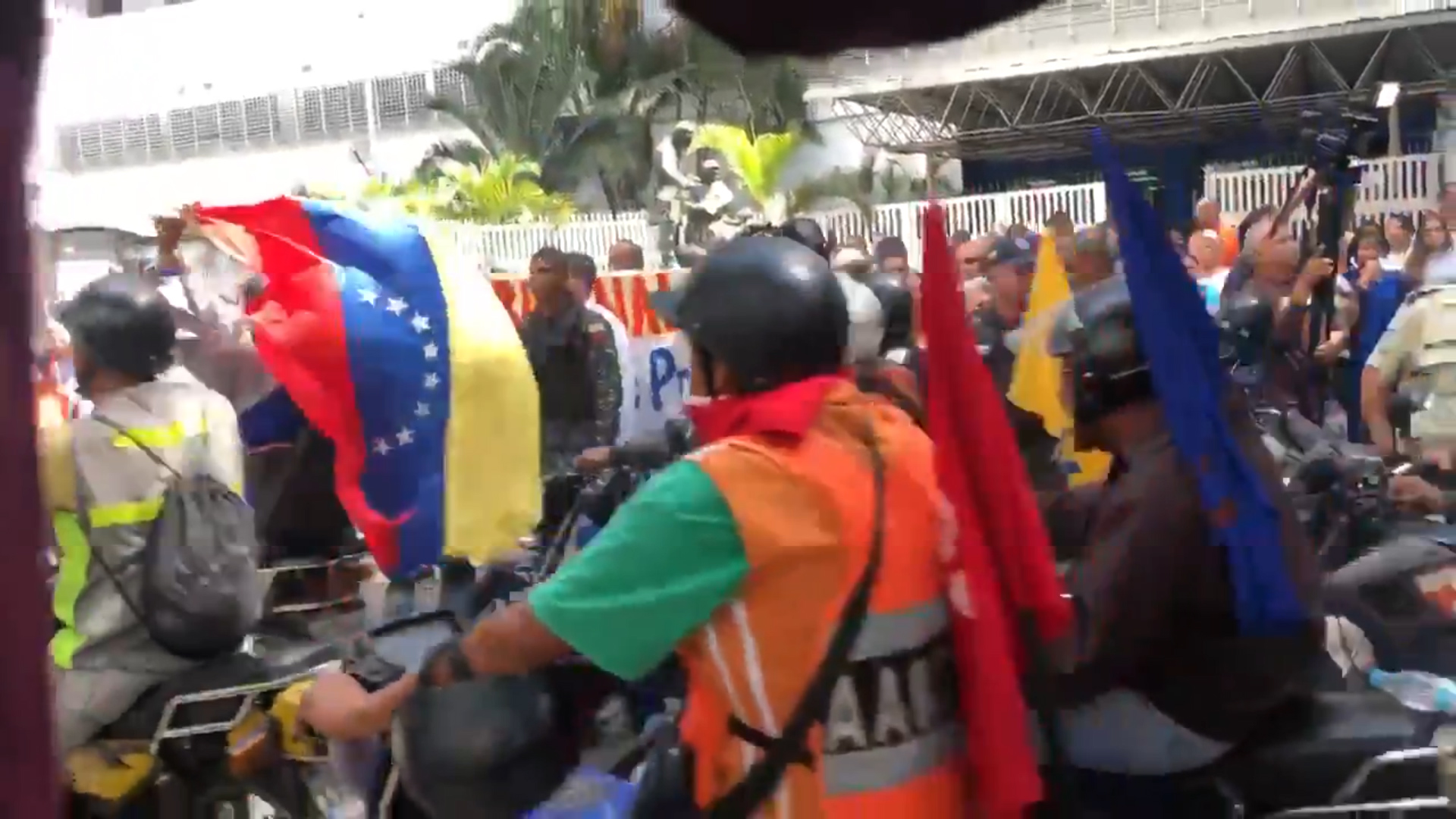 Los colectivos son las fuerzas de choque del chavismo