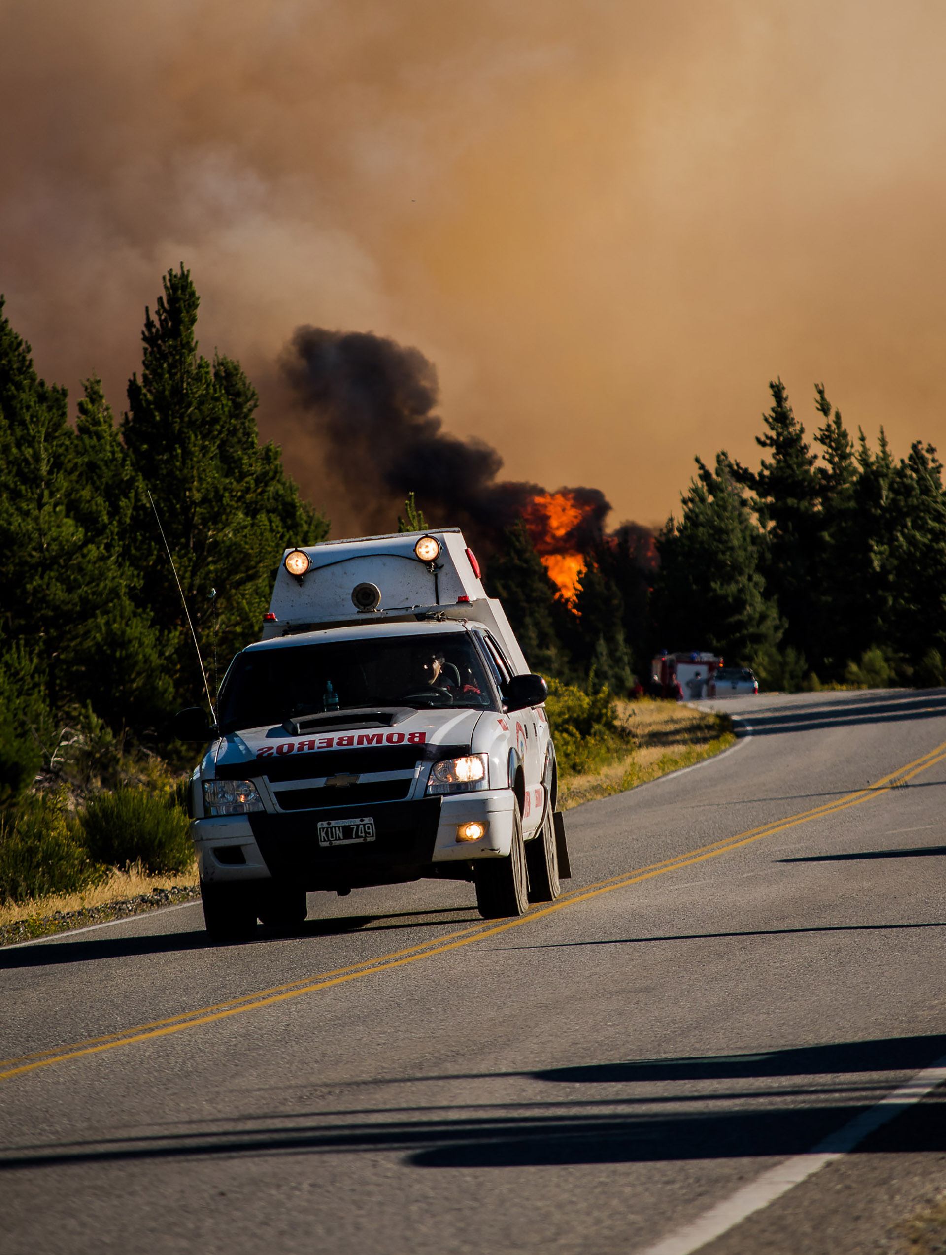 Desde Defensa Civil informaron que la ruta 40 está habilitada al tránsito, aunque los conductores deben circular con extrema precaución