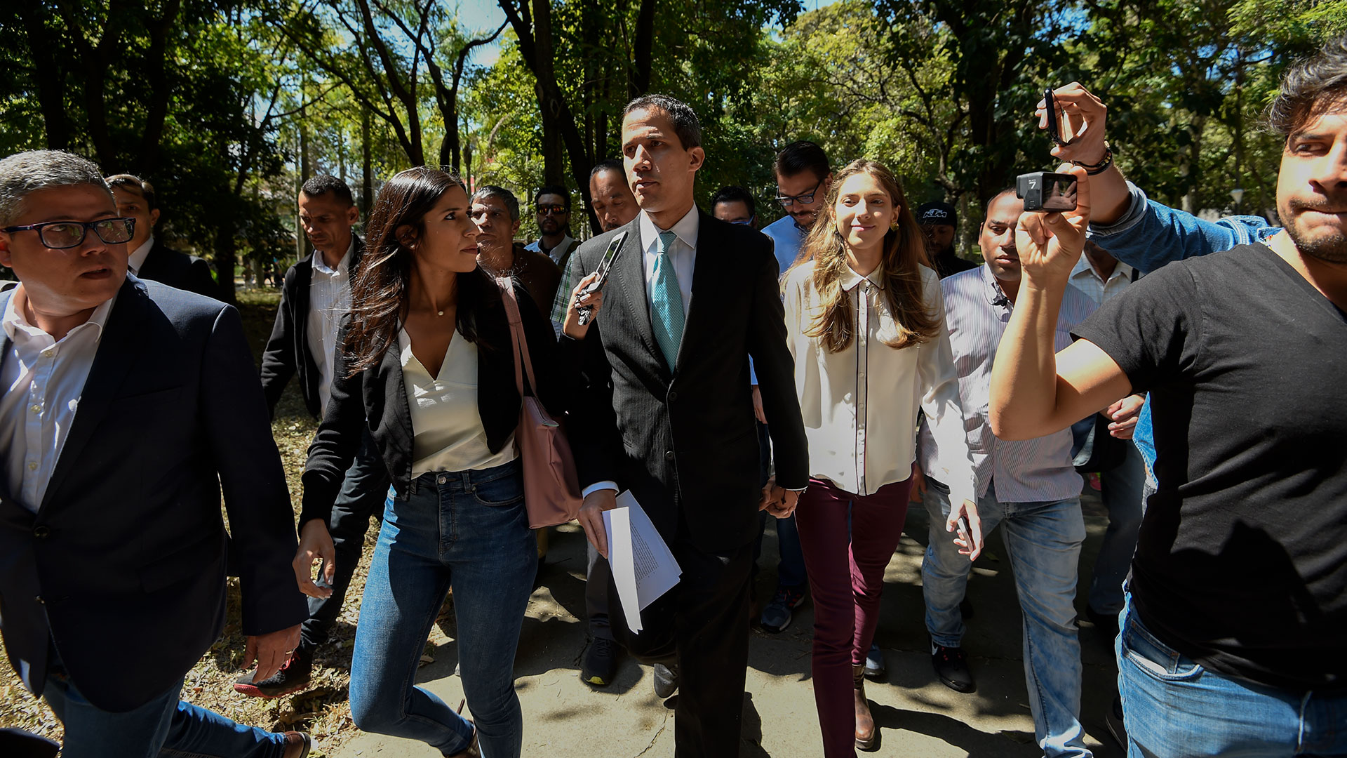 Juan Guaidó junto a su esposa (AFP)