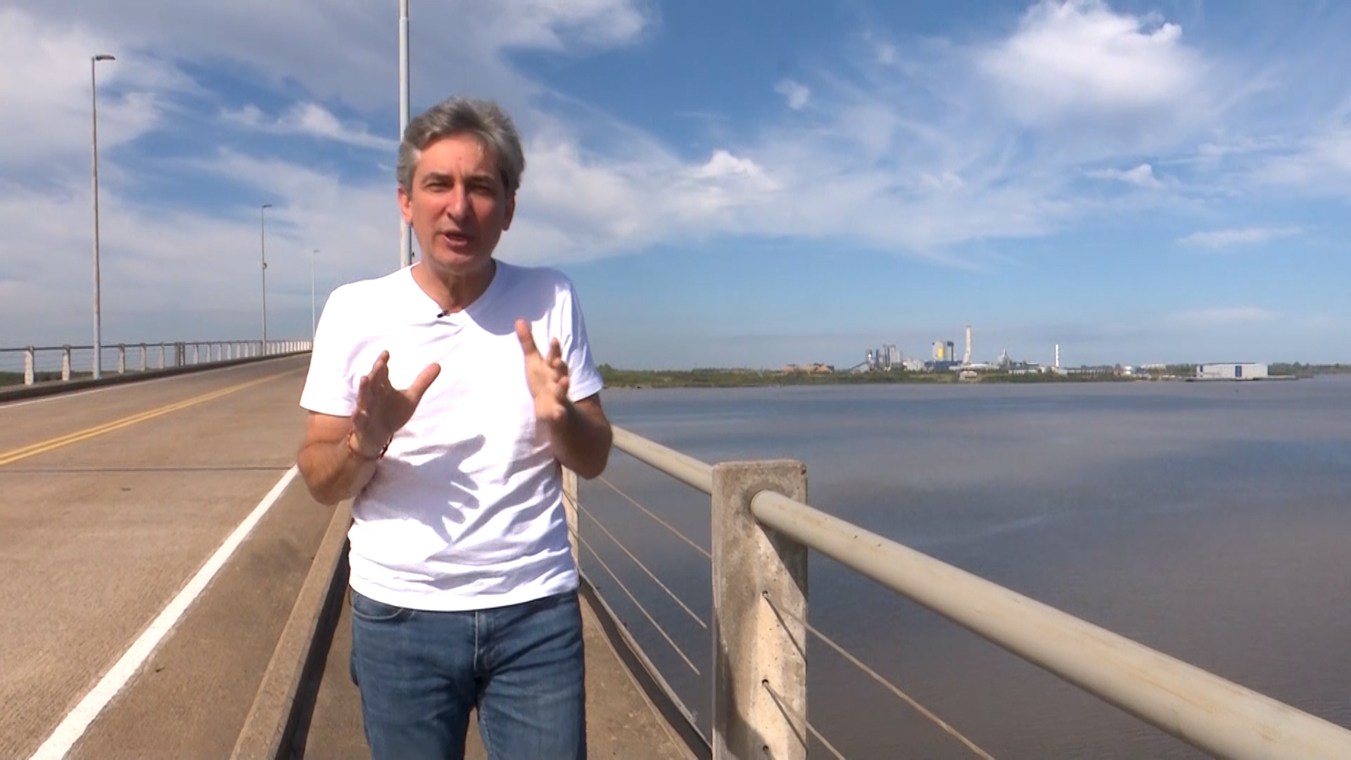 El periodista Sergio Federovisky estuvo sobre el puente, que llegó a convertirse en el escenario de protesta de los ambientalistas