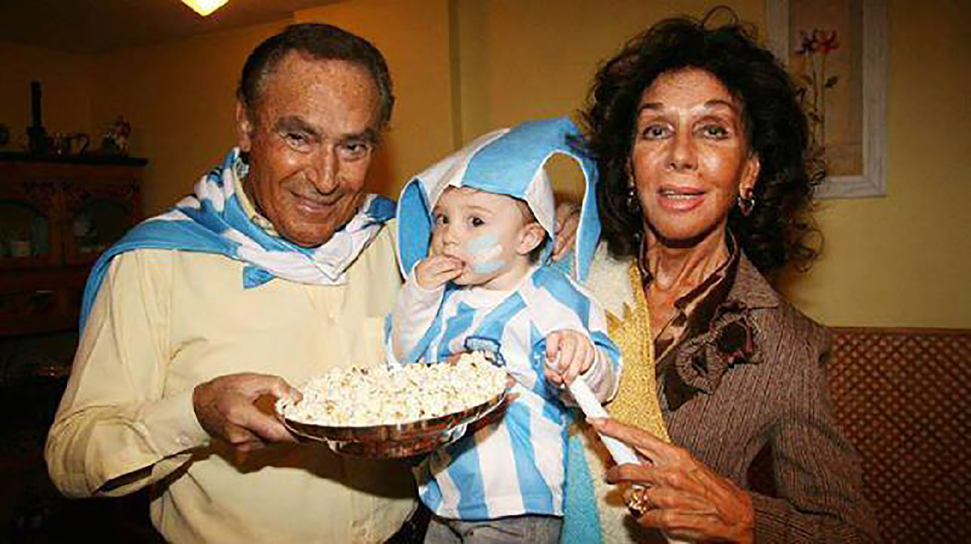 Juan Carlos y Coca con su nieta Mía
