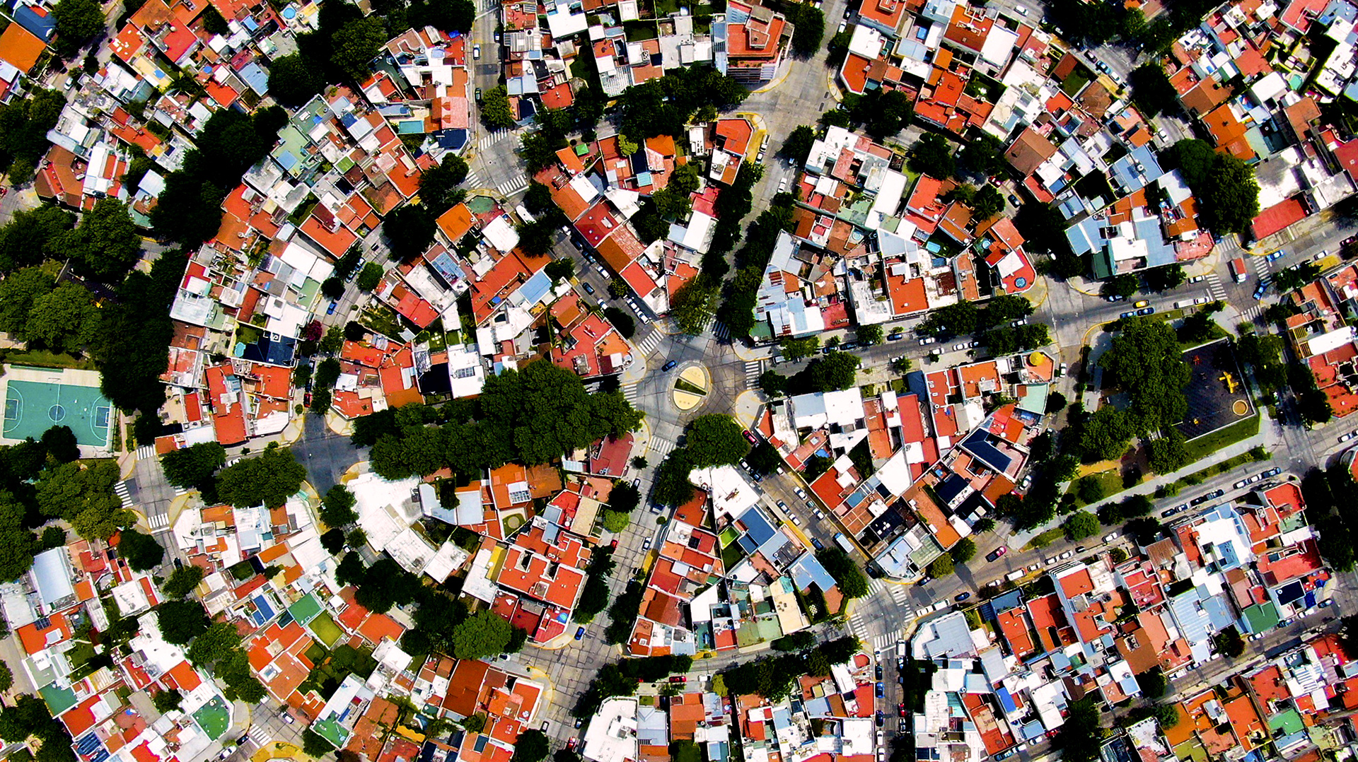 Parque Chas es el último barrio en conformarse de la Ciudad de Buenos Aires. Es reconocido por sus diagonales y su forma circular.