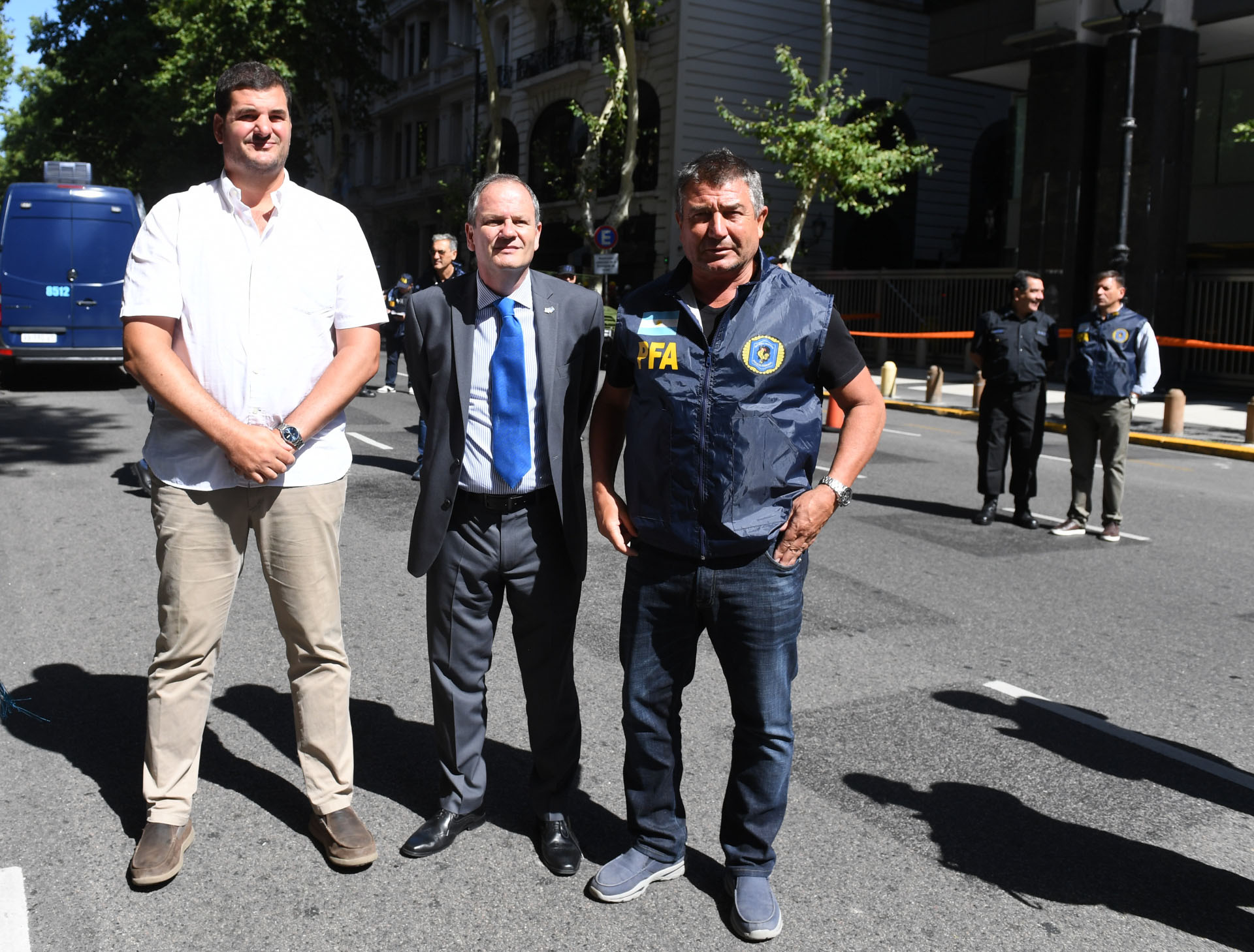 El secretario Eugenio Burzaco, el embajador Ilan Sztulman y el jefe de la Policía Federal Néstor Roncaglia monitorearon el simulacro
