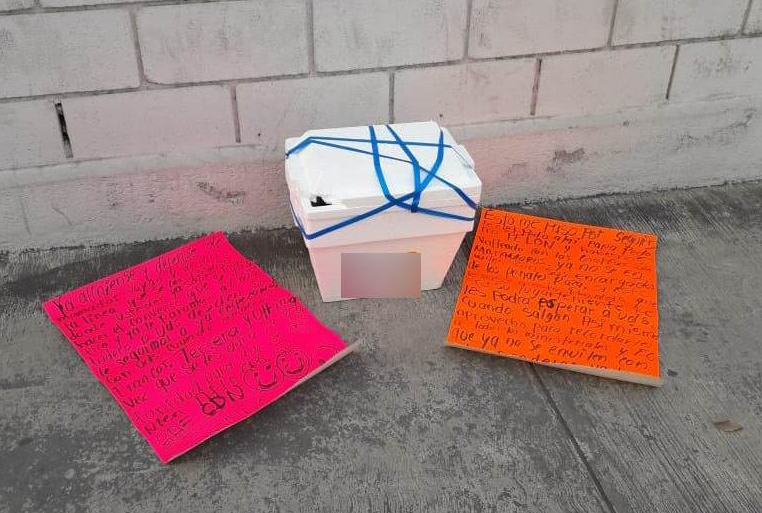 Una de las hieleras encontradas con restos humanos (Foto: @_daliamanriquez)