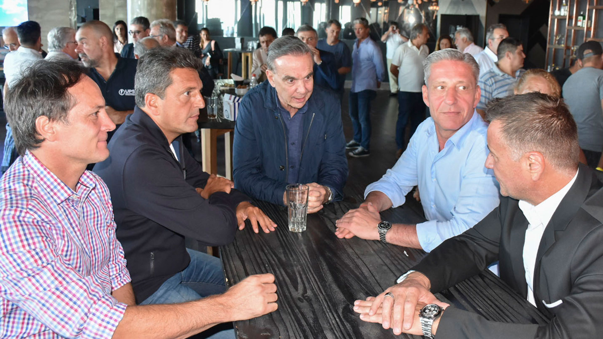 Los dirigentes de Alternativa Federal en la antesala del acto en Mar del Plata (NA)
