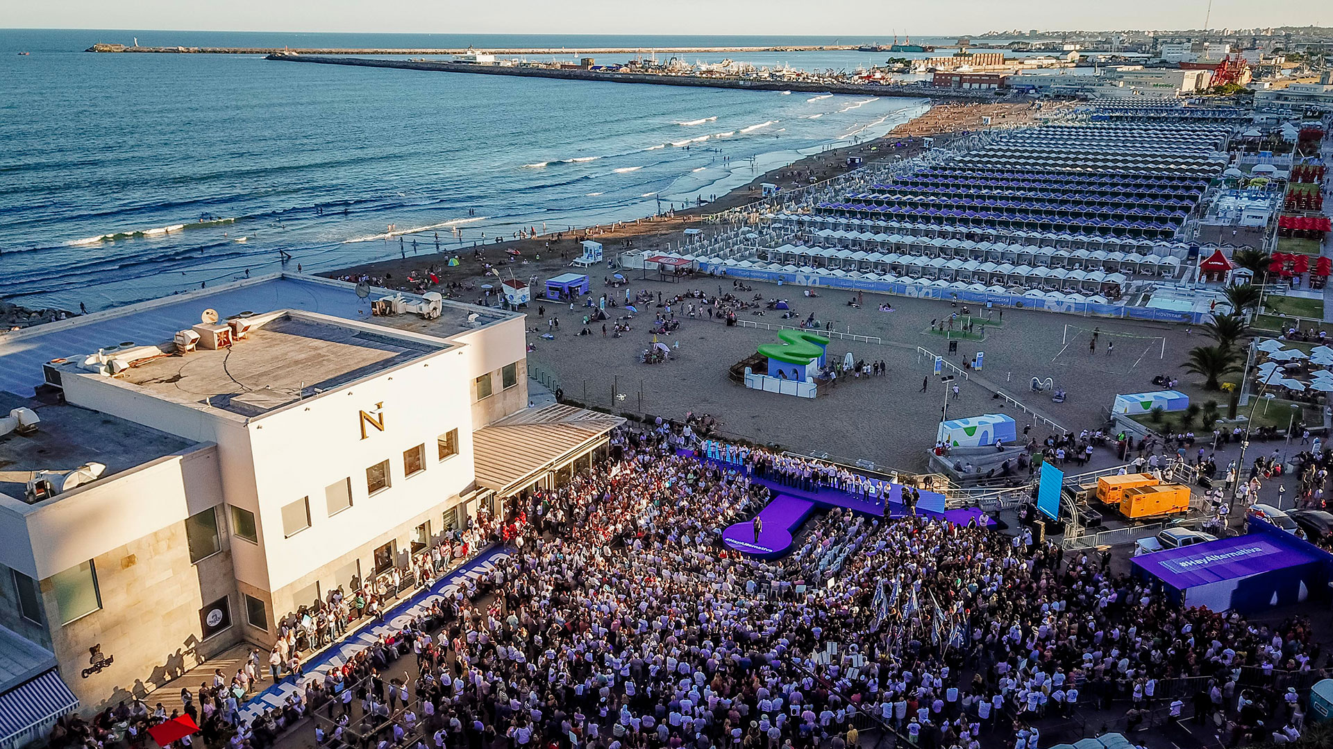 Dirigentes de la provincia de Buenos Aires y militantes participaron del acto en Mar del Plata