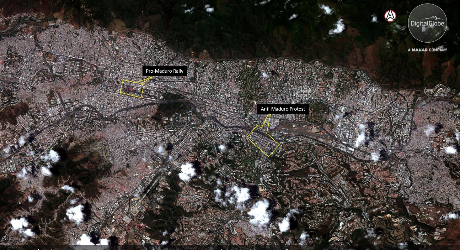 La distancia entre ambas marchas en la capital venezolana (Reuters)
