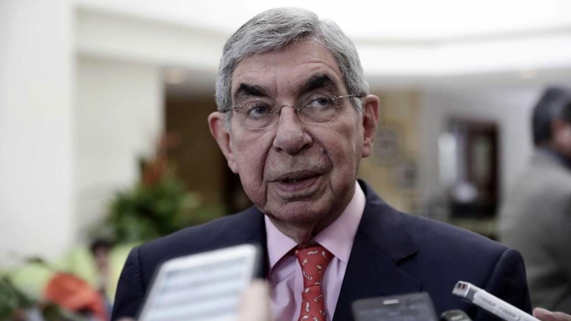 Óscar Arias, ex presidente de Costa Rica y Premio Nobel de la Paz, es acusado de acoso sexual