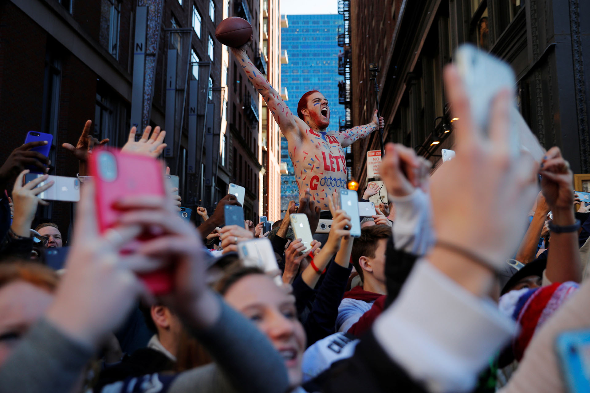 Brady cuenta con más pases lanzados (392), completados (256) y más yardas (2,838) que ningún otro jugador en la historia del Super Bowl