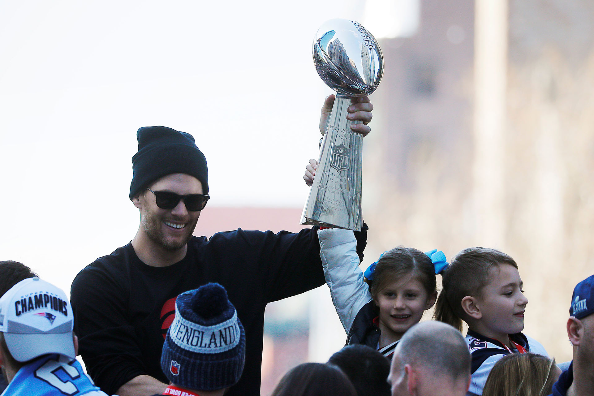 Tom Brady se convirtió en el jugador con más Super Bowls de la historia, con seis