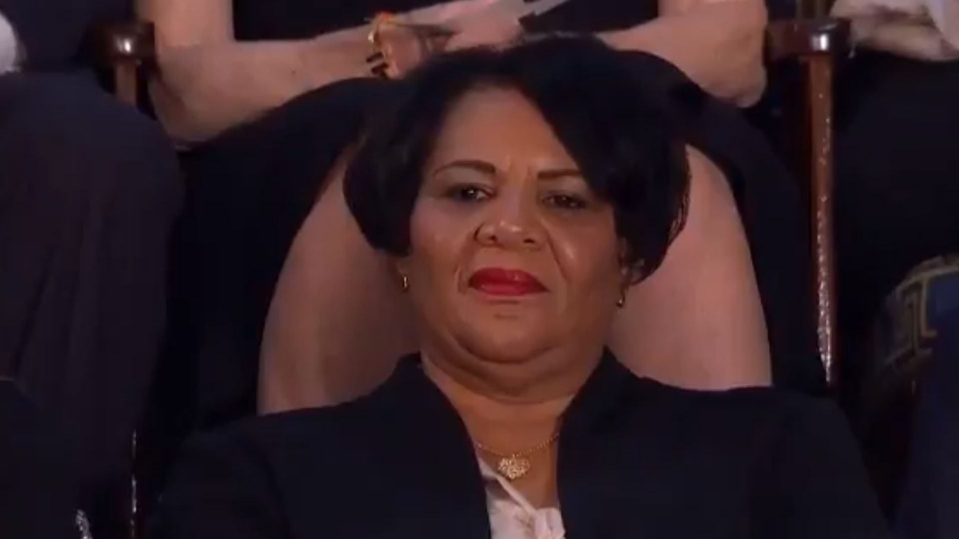 Alice Johnson, una mujer que pagaba una condena de cadena perpetua en la cárcel y que fue indultada por Trump, fue invitada al discurso.