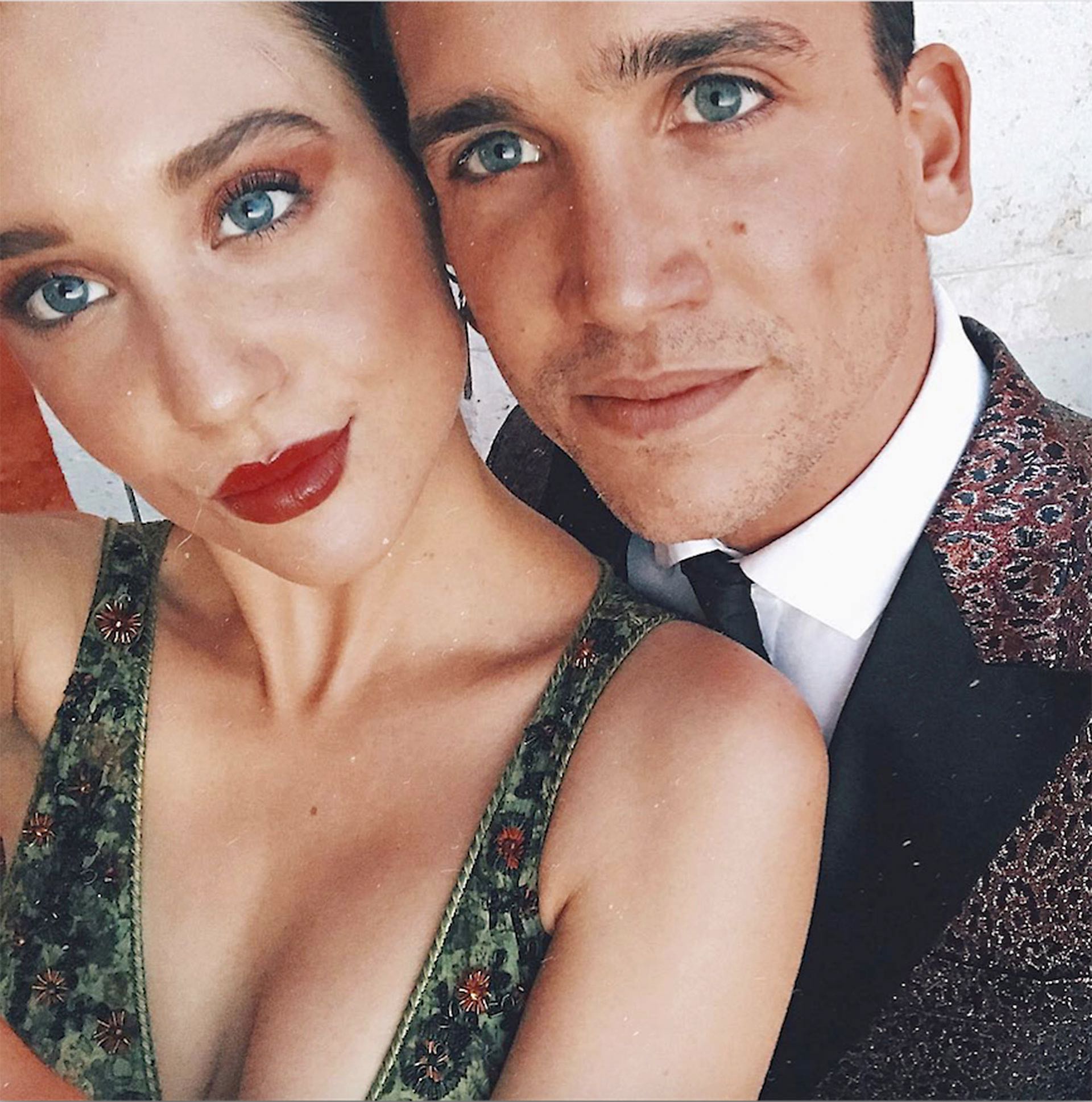 Jaime Lorente (27) y María Pedraza (24)