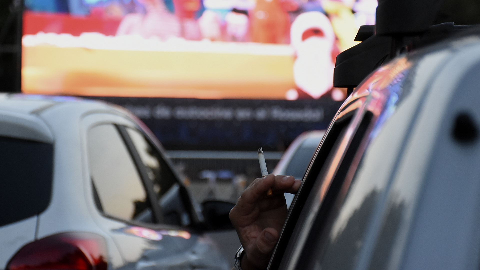Desde los automóviles se puede escuchar el audio de los filmes mediante la frecuencia de radio FM 107.3