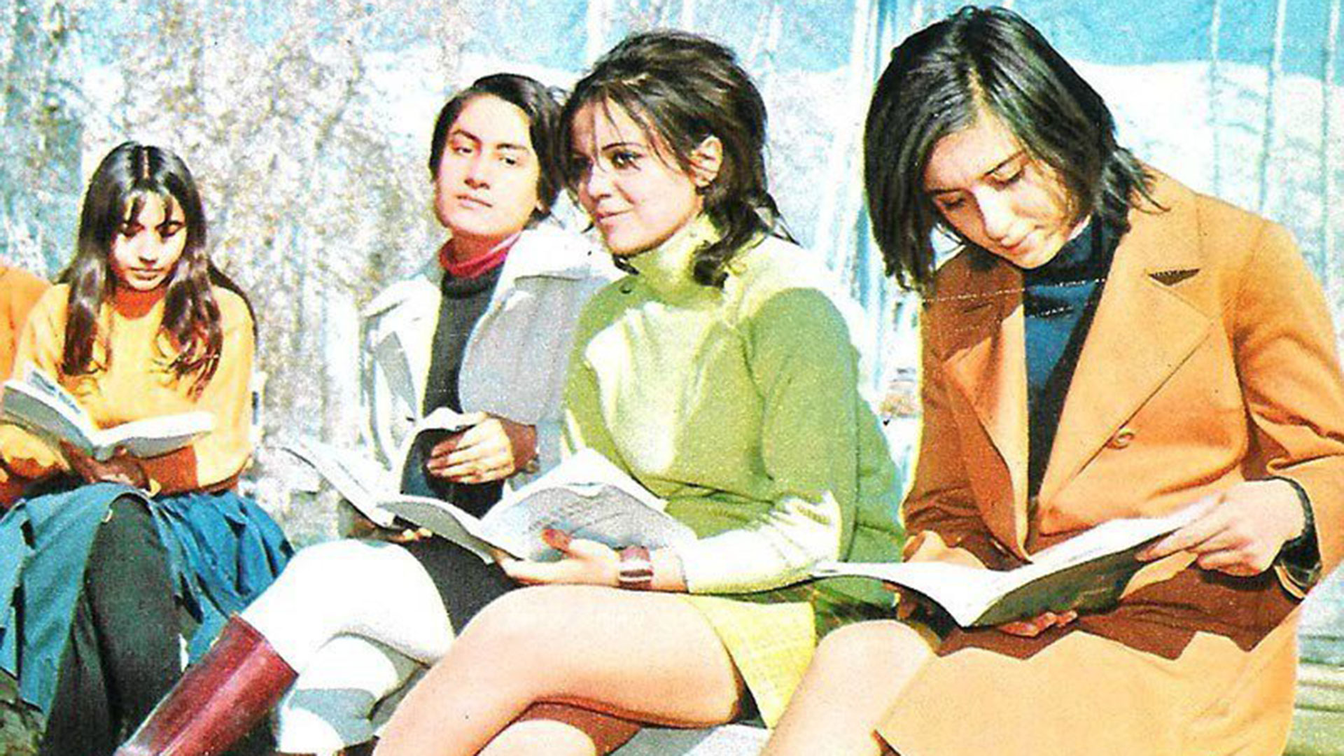 A 40 Anos De La Revolucion Que Dio La Espalda A Las Mujeres Iran Entre El Velo El Desempleo Y La Universidad Infobae